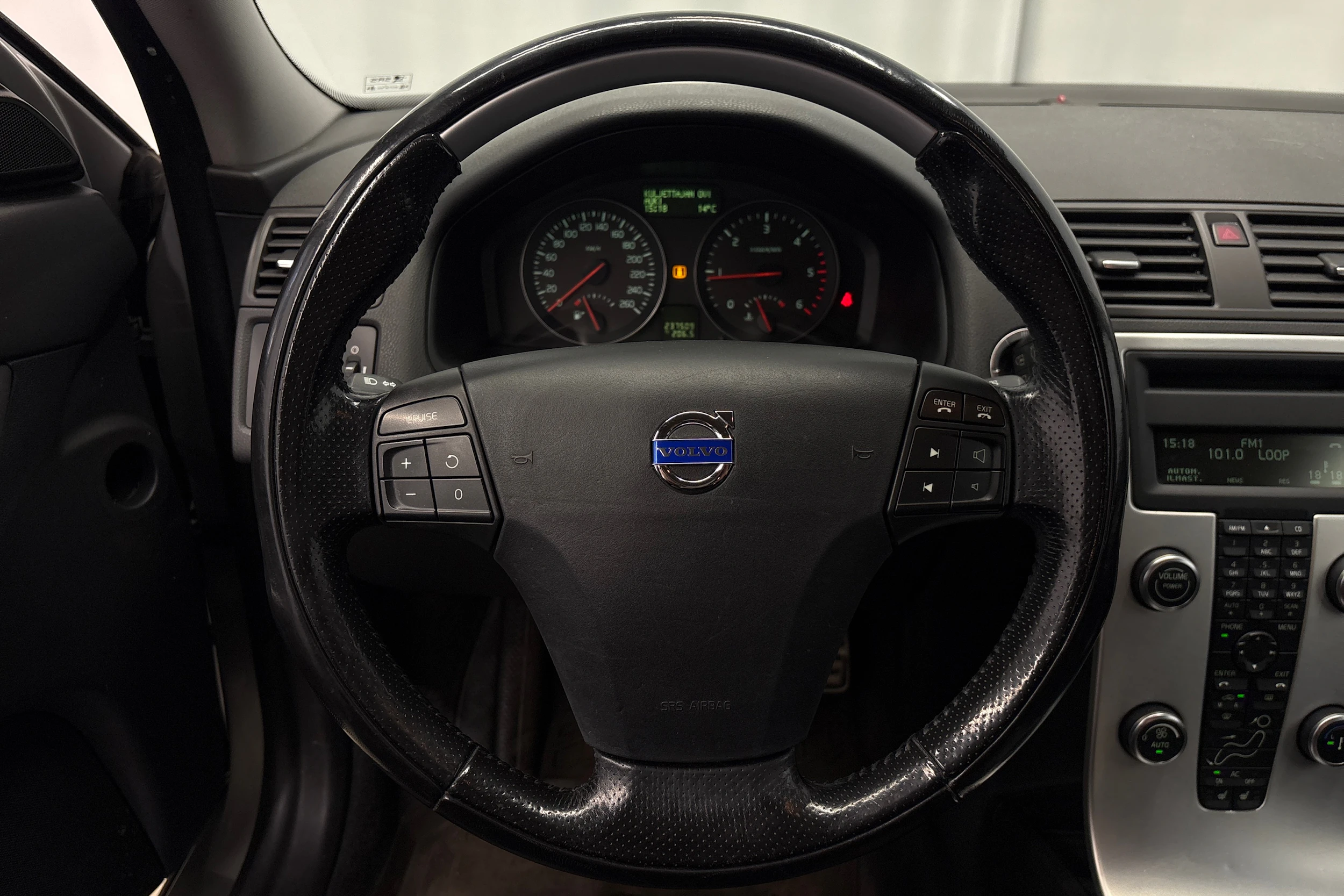 harmaa Volvo S40 2011 kuva 15.