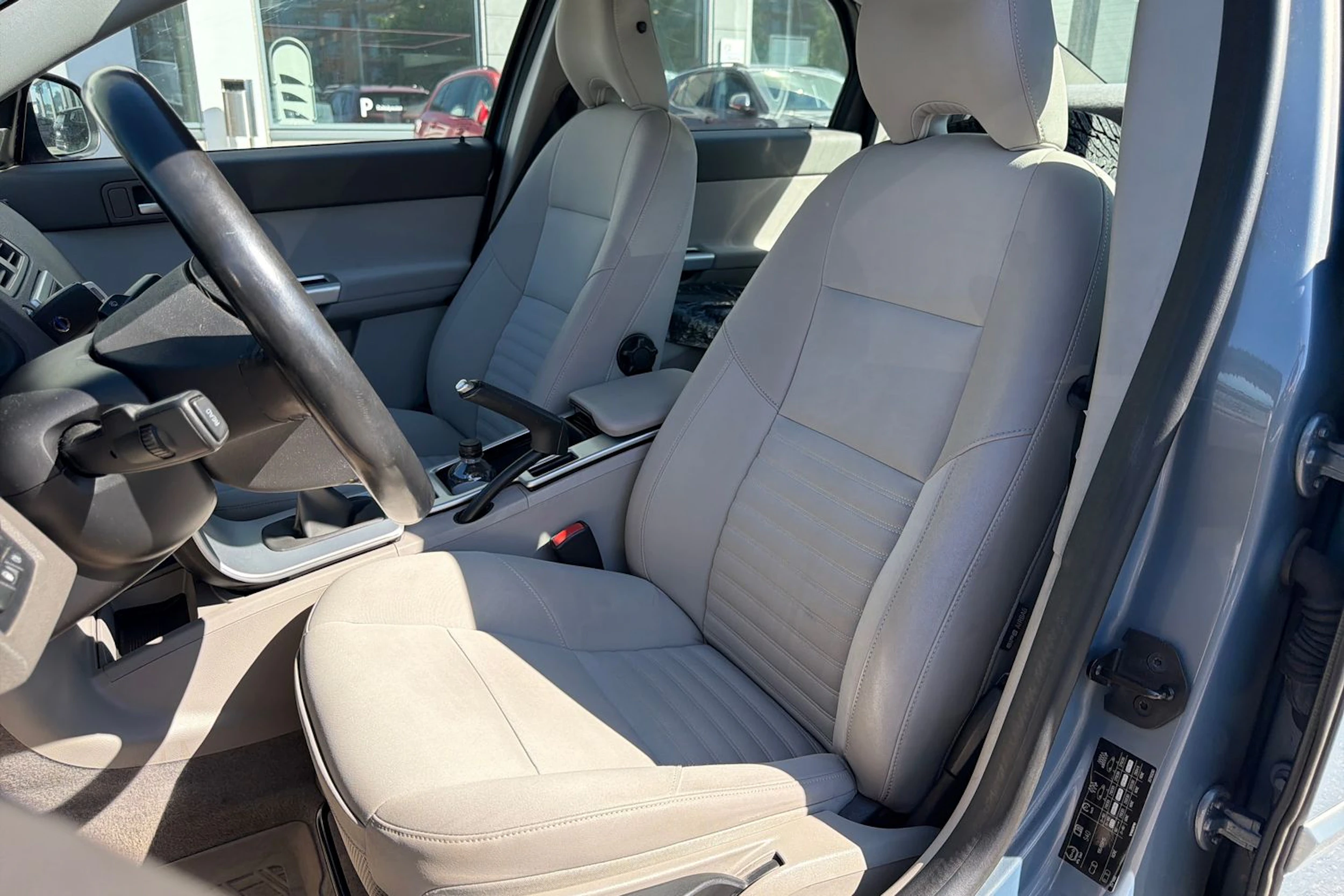 sininen Volvo S40 2011 kuva 4.