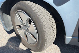 sininen Volvo S40 2011 kuva 5.
