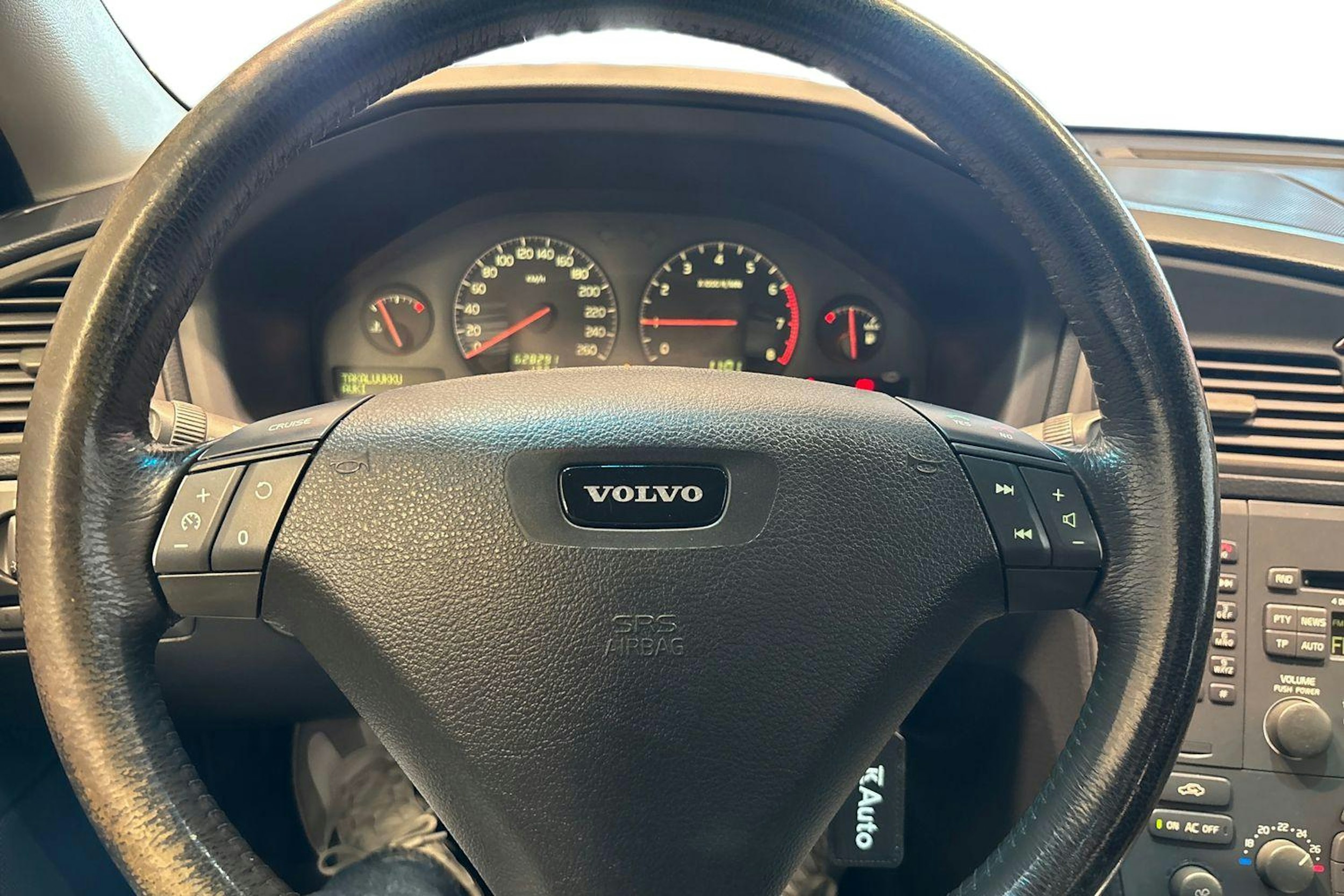 Musta Volvo S60 2001 kuva 7.