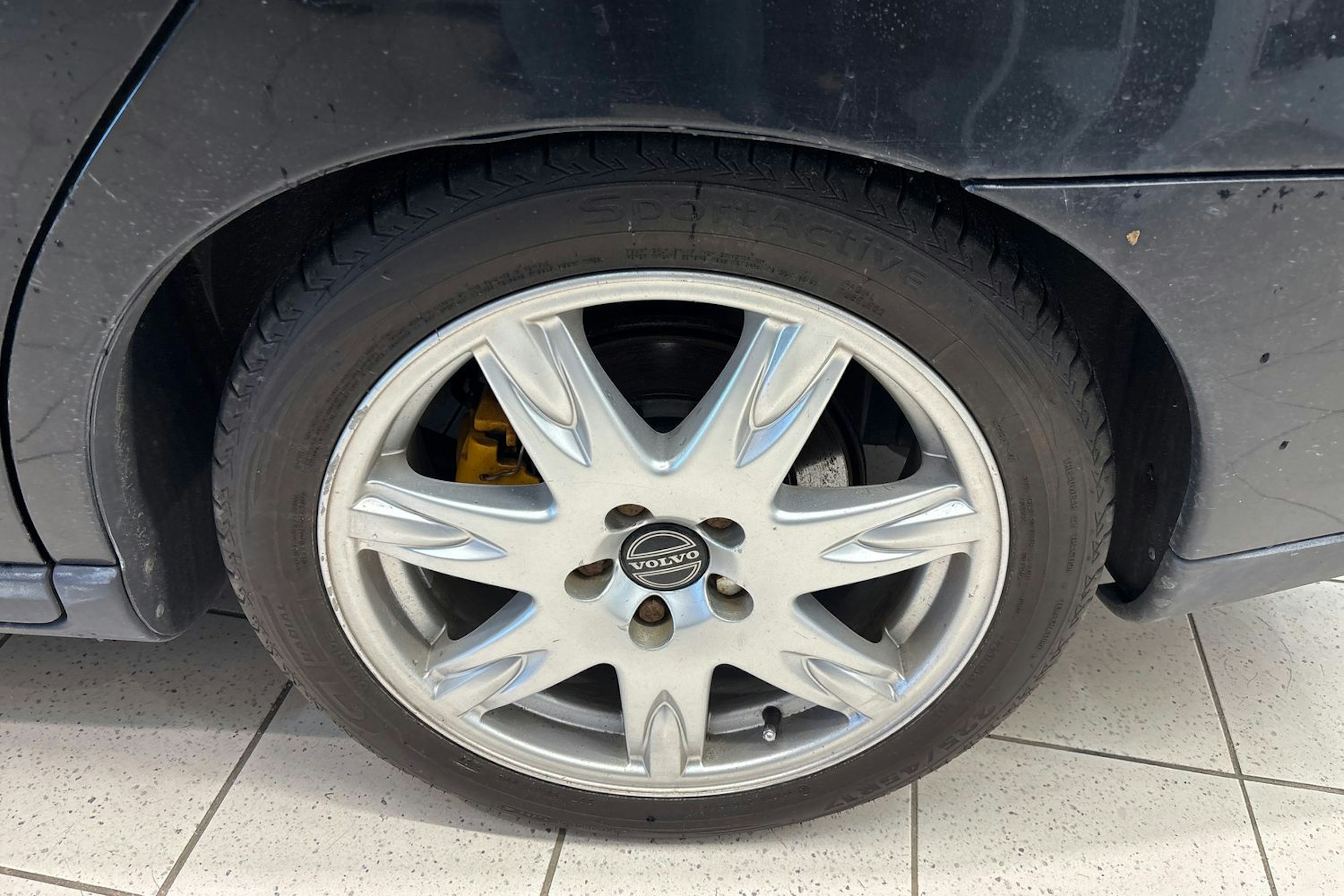 Musta Volvo S60 2001 kuva 9.