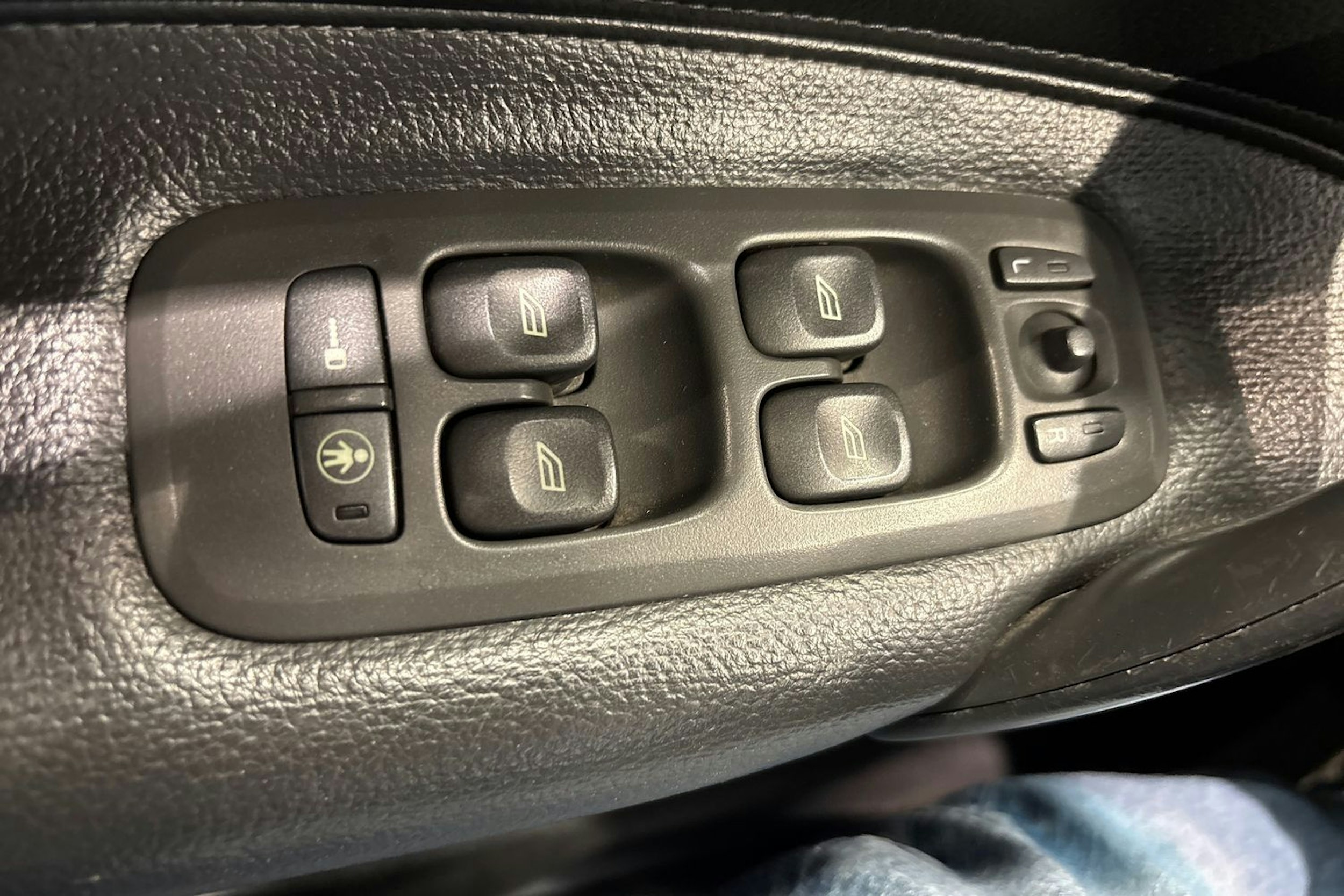 Musta Volvo S60 2001 kuva 13.
