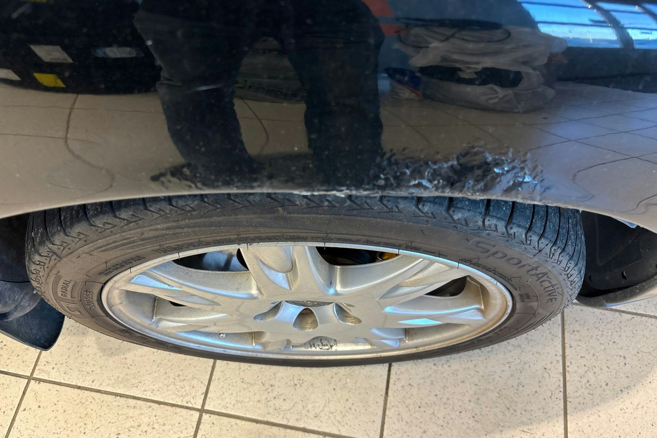 Musta Volvo S60 2001 kuva 18.