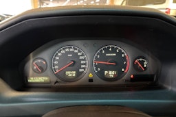 punainen Volvo S60 2002 kuva 11.