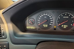 punainen Volvo S60 2002 kuva 13.