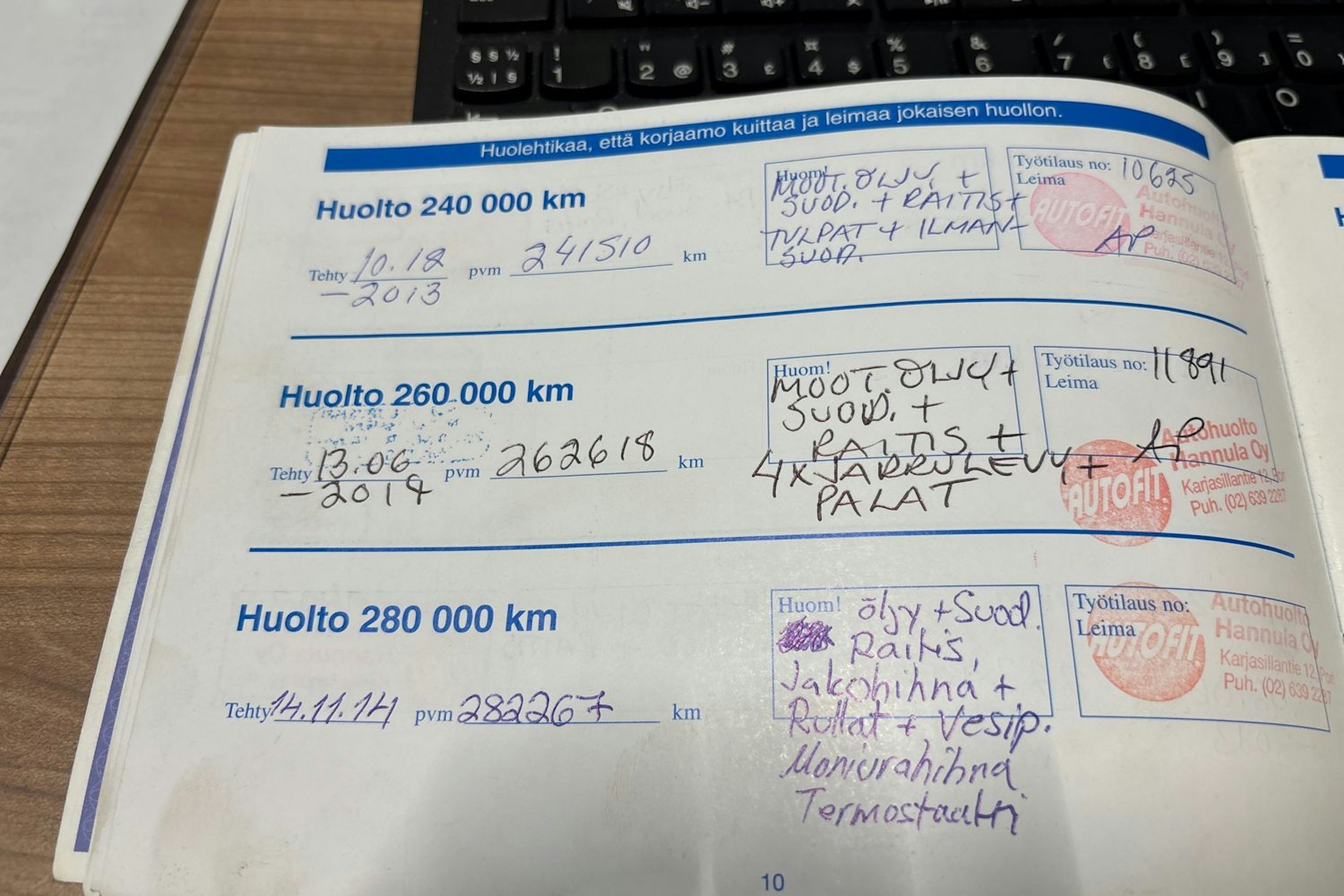 punainen Volvo S60 2002 kuva 23.