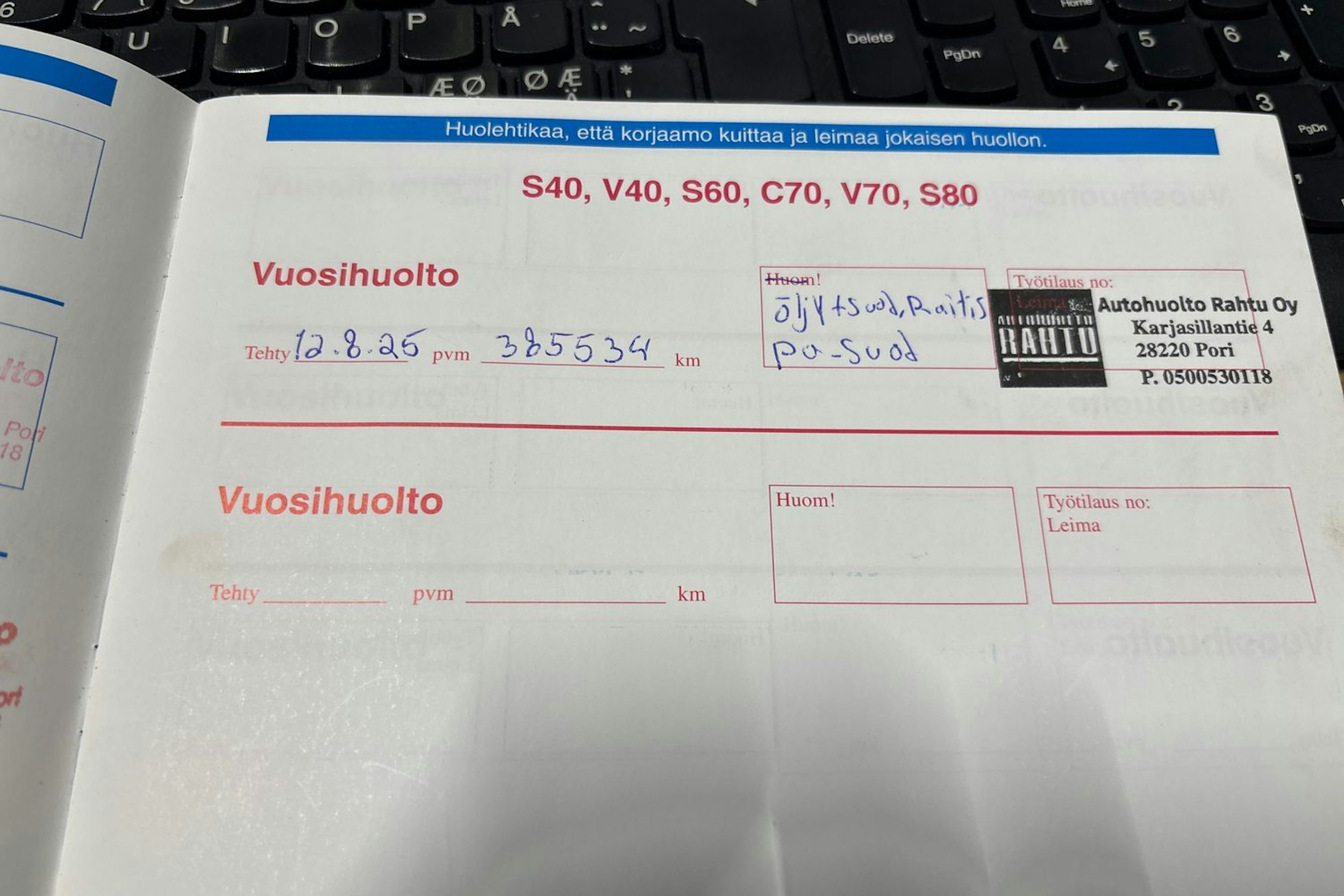 punainen Volvo S60 2002 kuva 26.