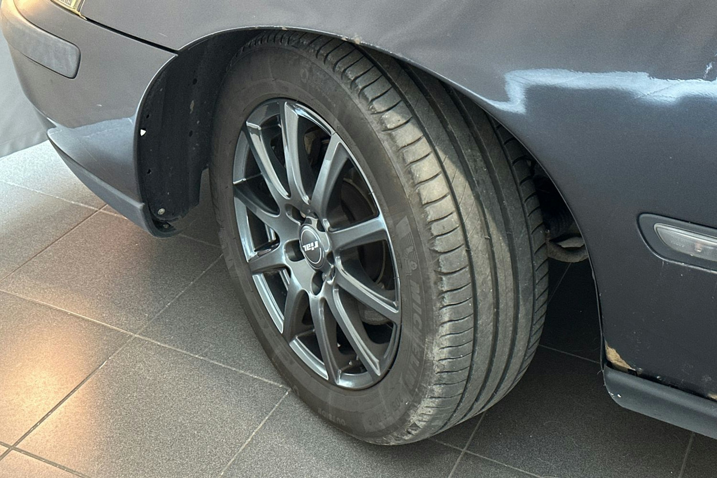 Musta Volvo S60 2002 kuva 10.