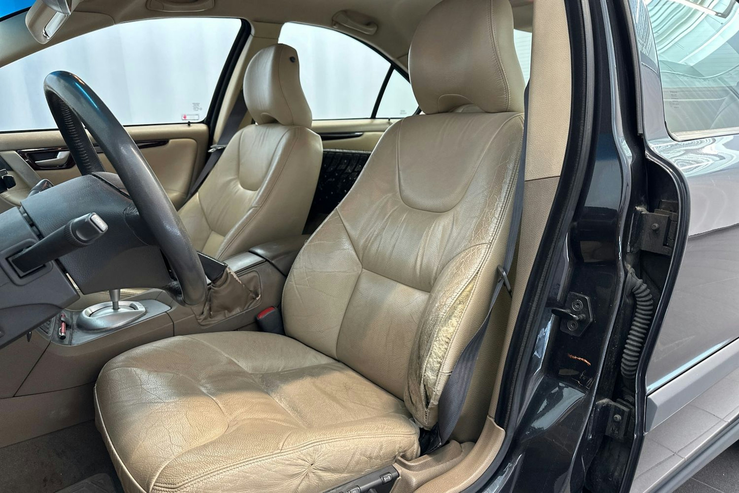 Musta Volvo S60 2002 kuva 13.