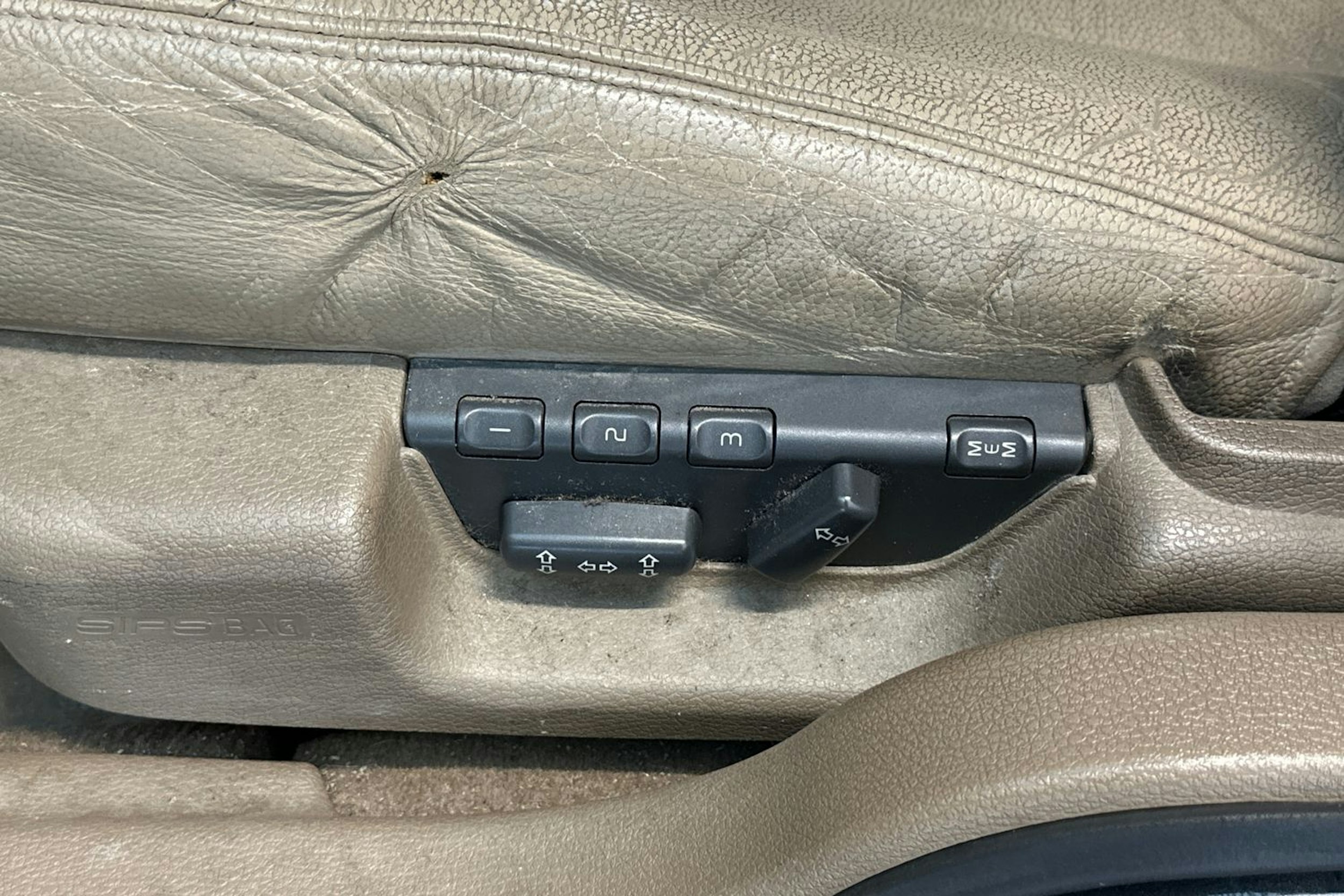 Musta Volvo S60 2002 kuva 16.