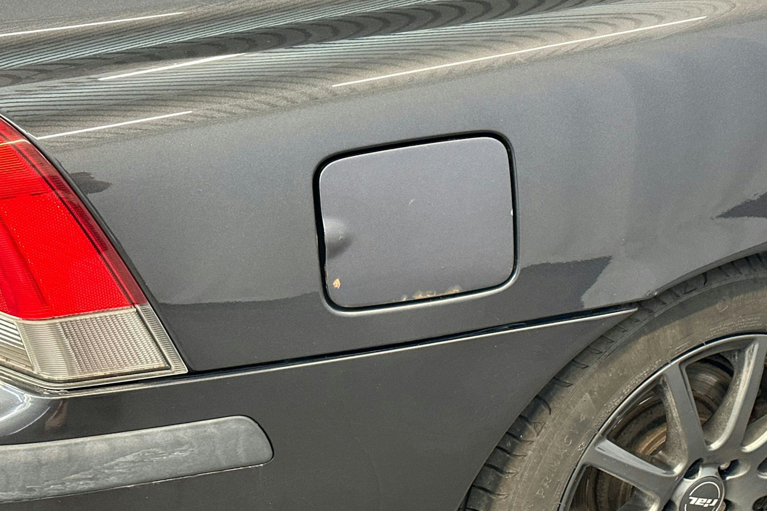 Musta Volvo S60 2002 kuva 28.
