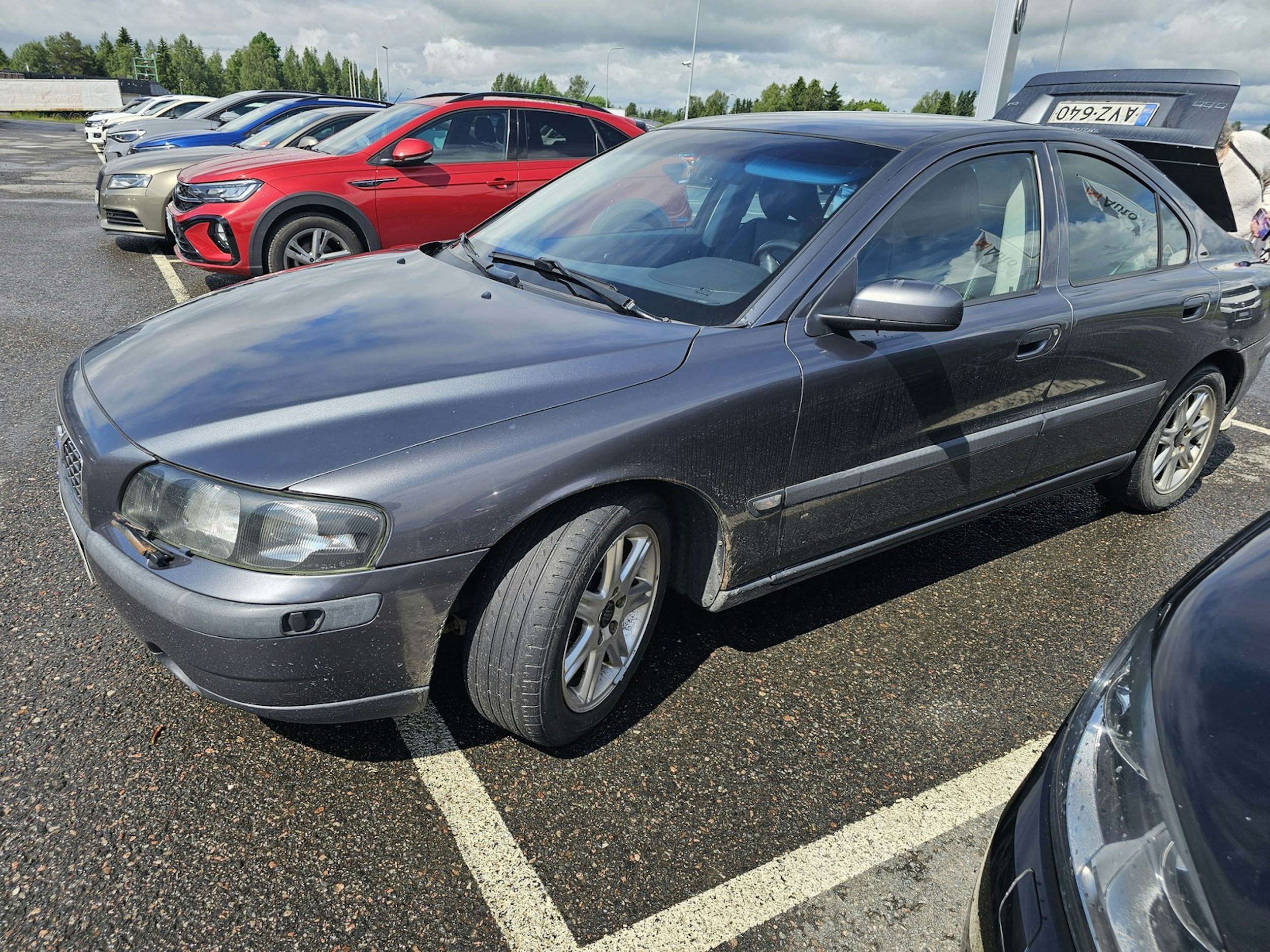 Harmaa Volvo S60 2003 kuva 3.