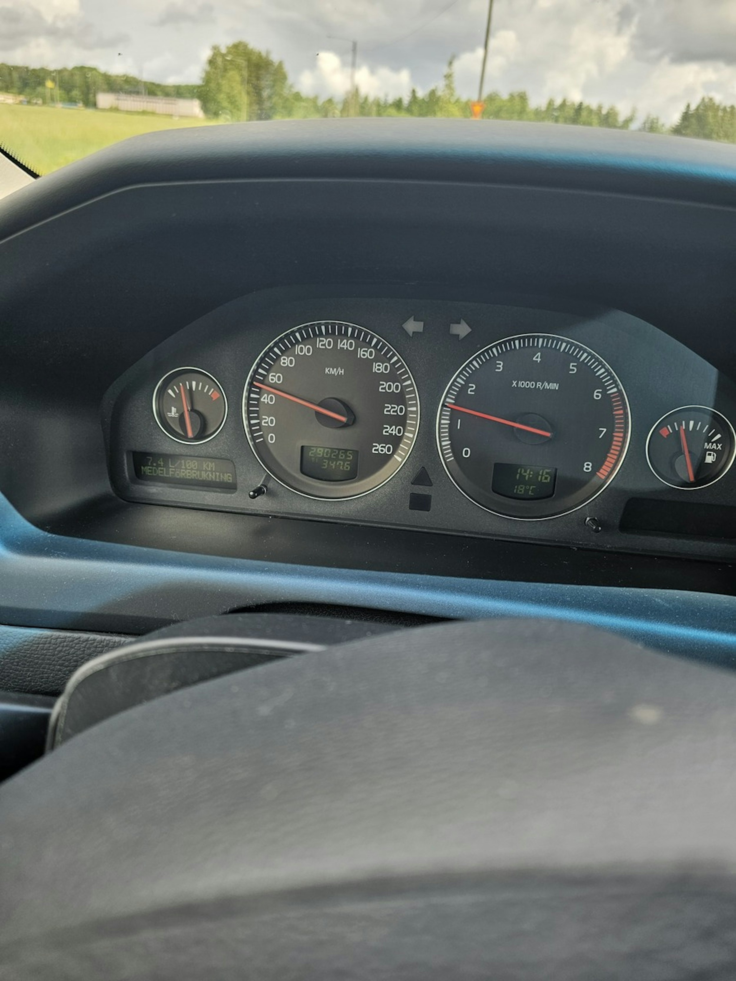 Harmaa Volvo S60 2003 kuva 6.