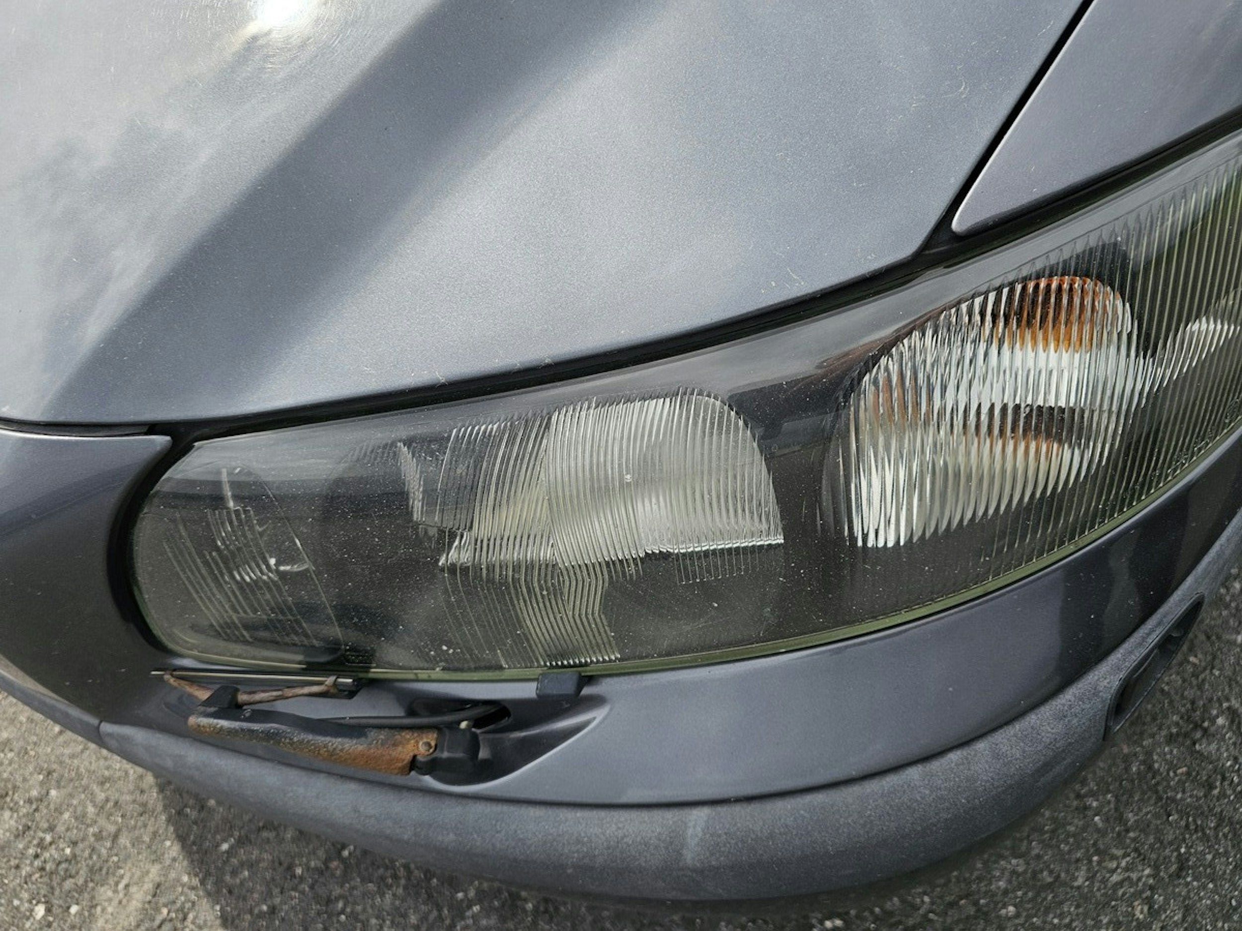 Harmaa Volvo S60 2003 kuva 22.