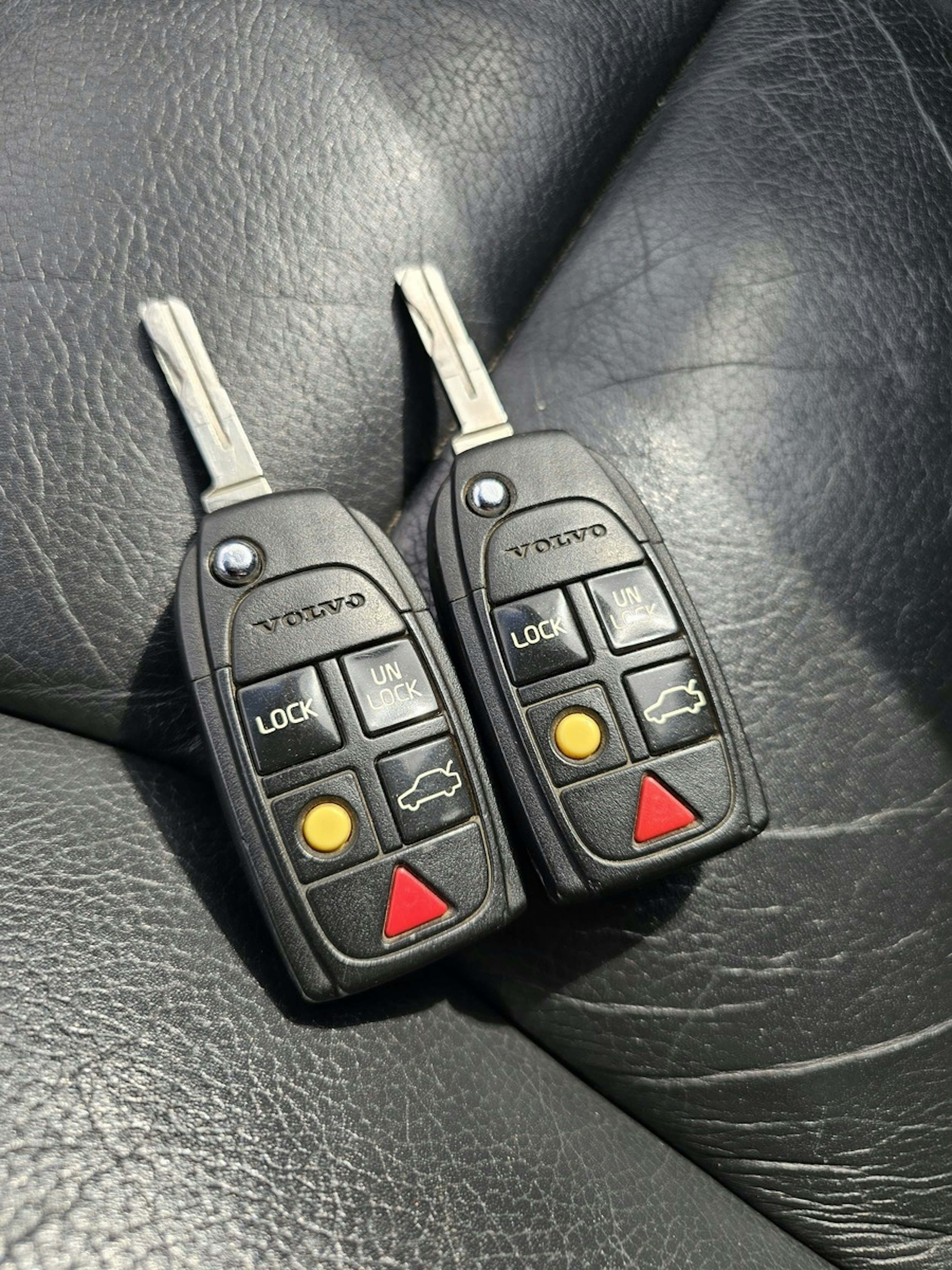Harmaa Volvo S60 2003 kuva 23.
