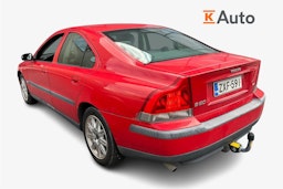 punainen Volvo S60 2003 kuva 2.