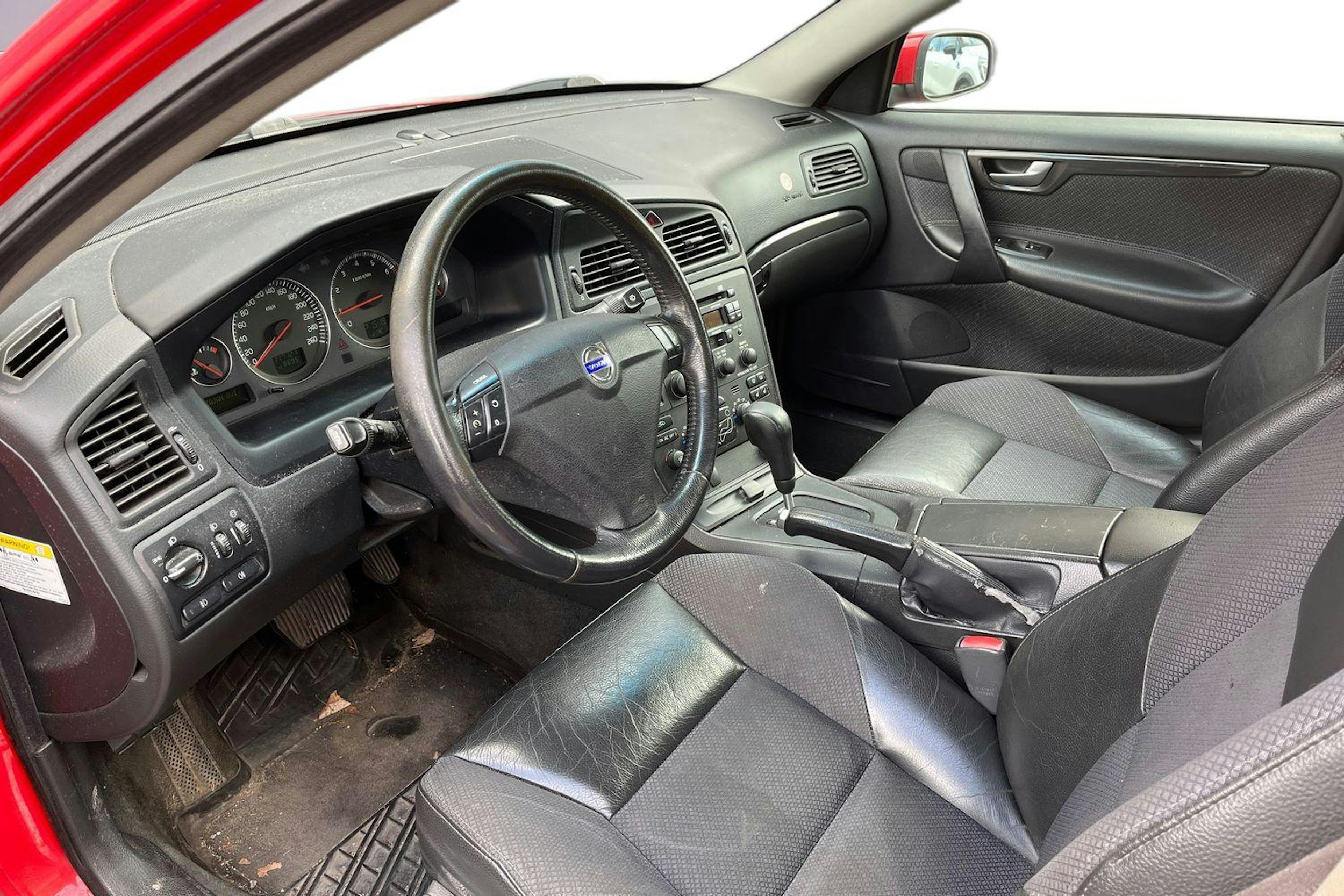 punainen Volvo S60 2003 kuva 3.