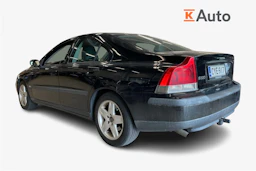 Musta Volvo S60 2004 kuva 2.