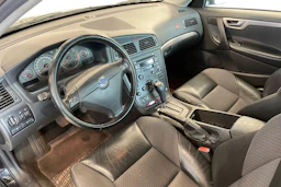 Musta Volvo S60 2004 kuva 3.