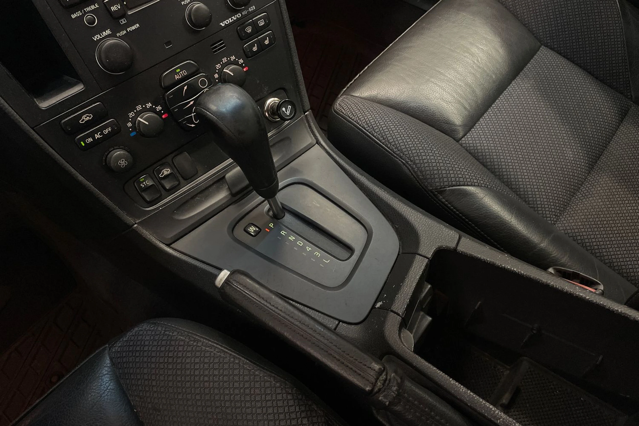 Musta Volvo S60 2004 kuva 15.