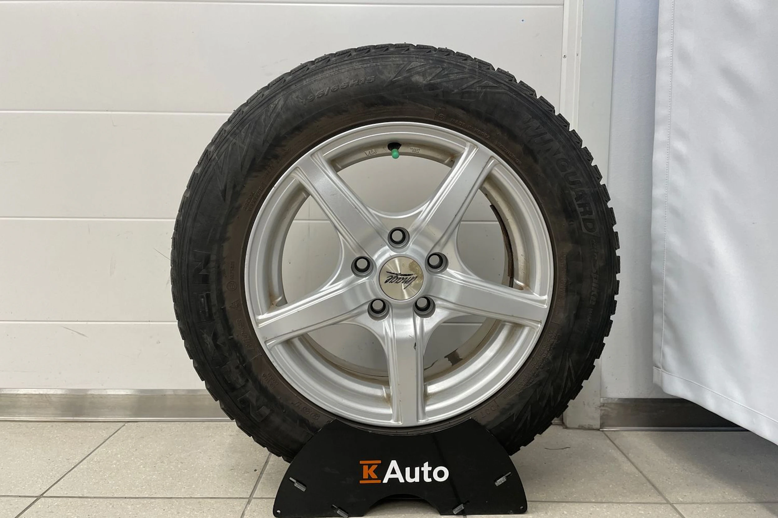 Musta Volvo S60 2004 kuva 18.