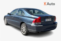 sininen Volvo S60 2005 kuva 2.