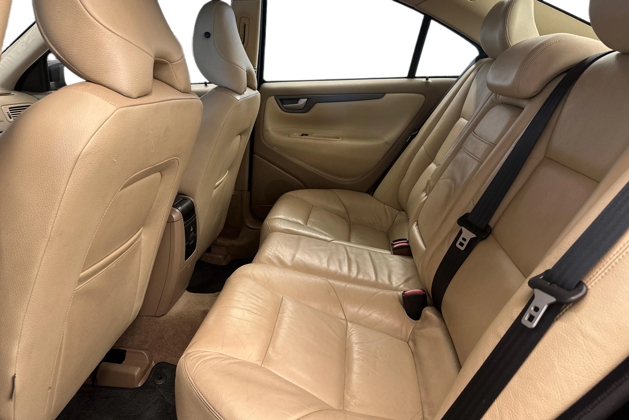 musta Volvo S60 2006 kuva 11.