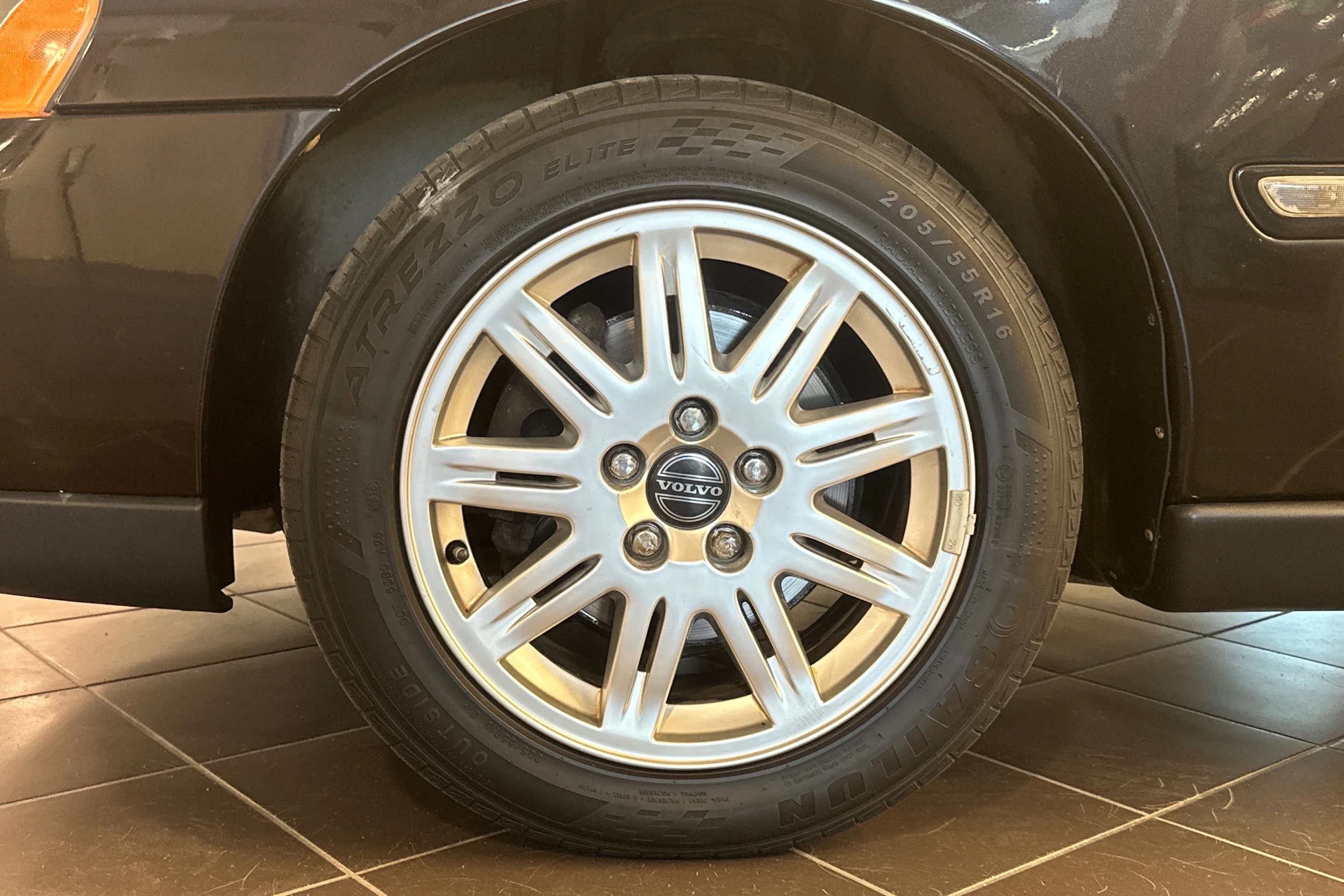 musta Volvo S60 2006 kuva 13.