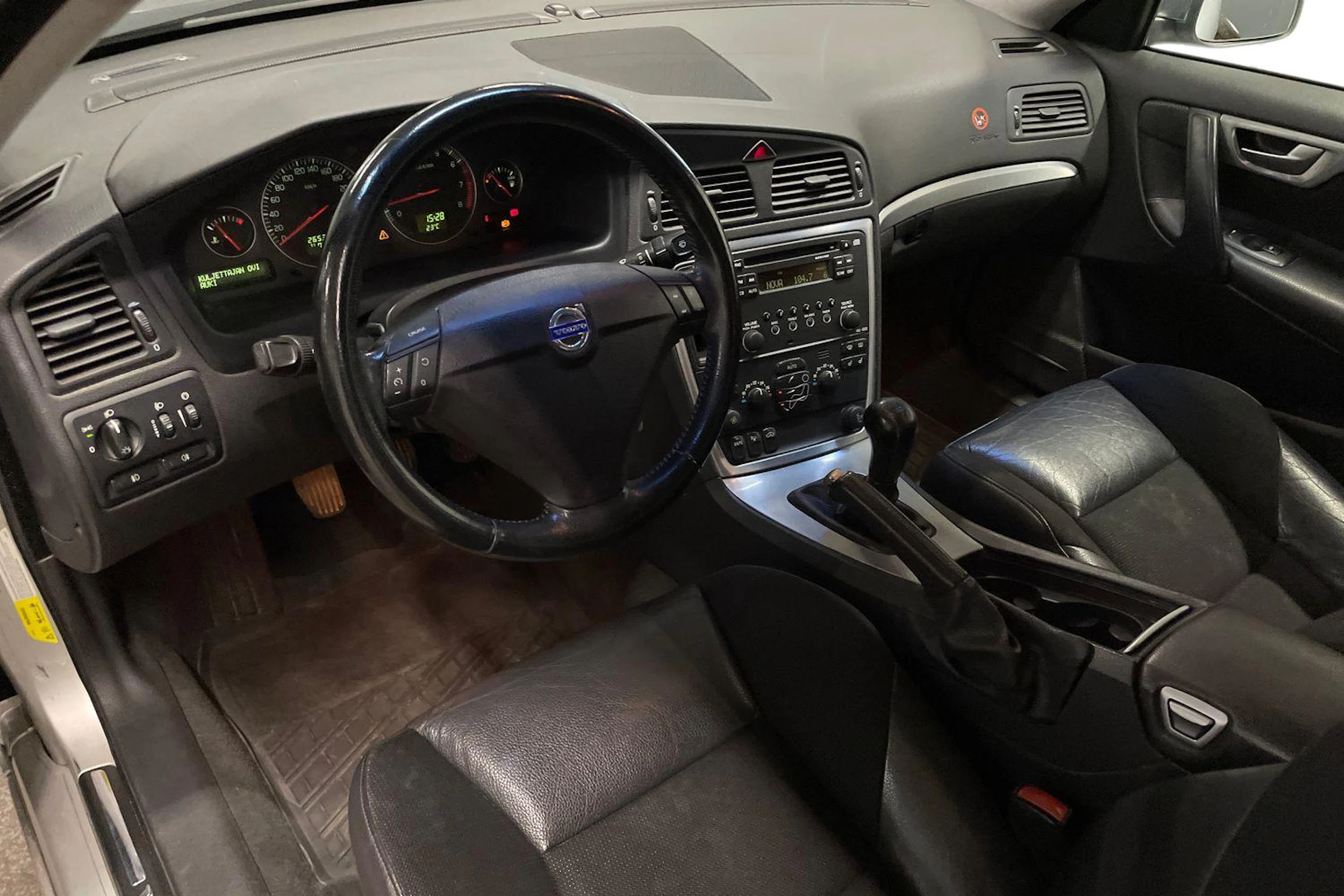 harmaa Volvo S60 2006 kuva 6.