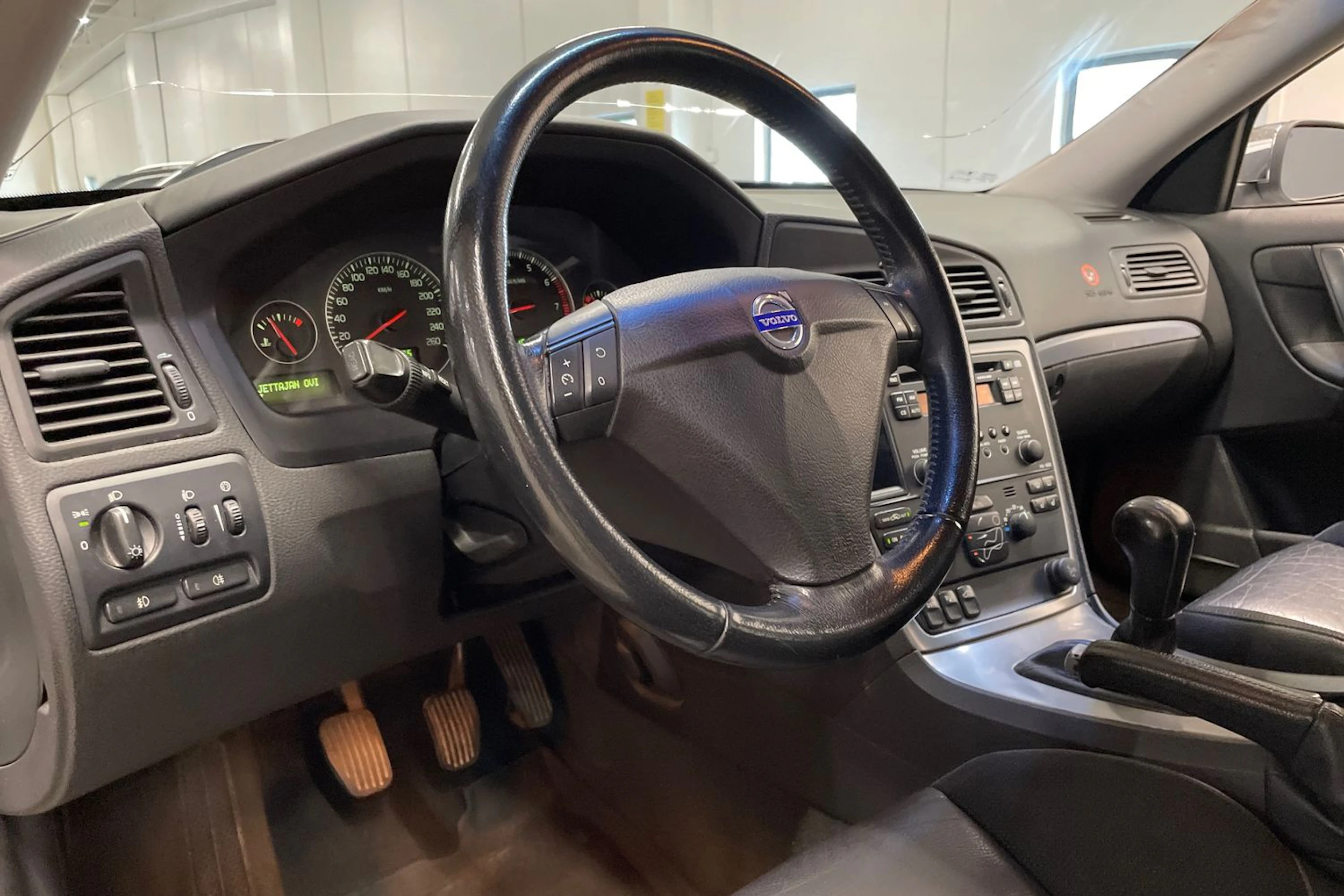 harmaa Volvo S60 2006 kuva 18.