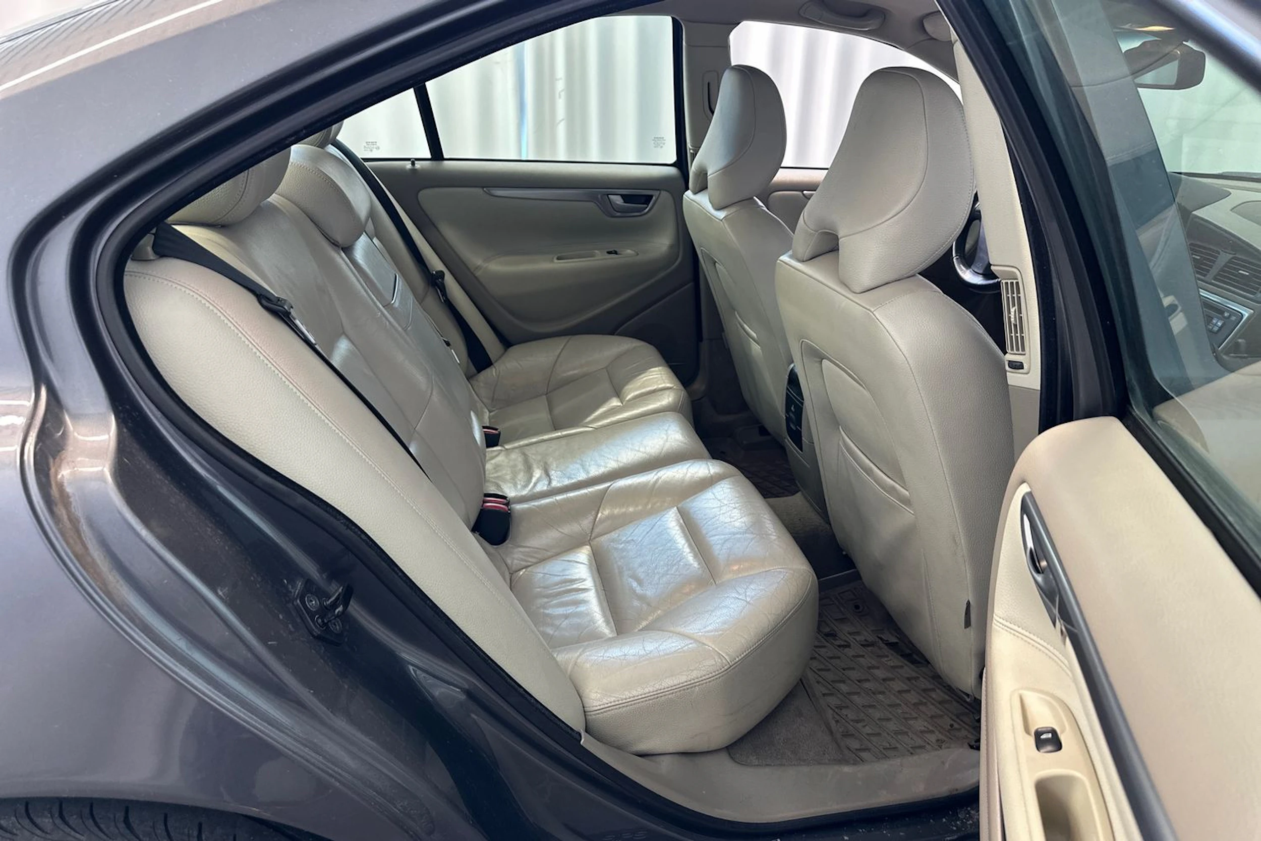 harmaa Volvo S60 2006 kuva 15.