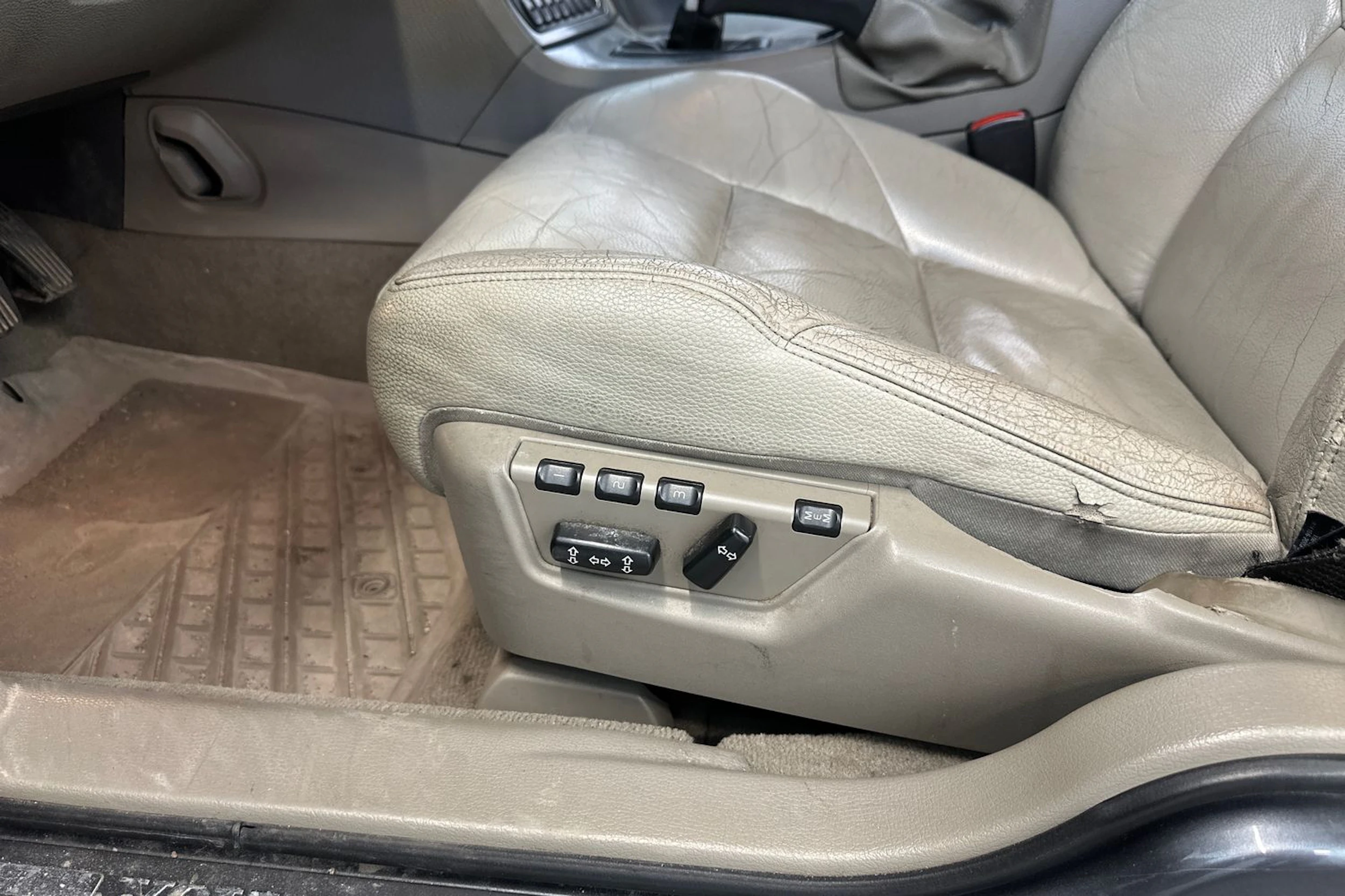 harmaa Volvo S60 2006 kuva 18.