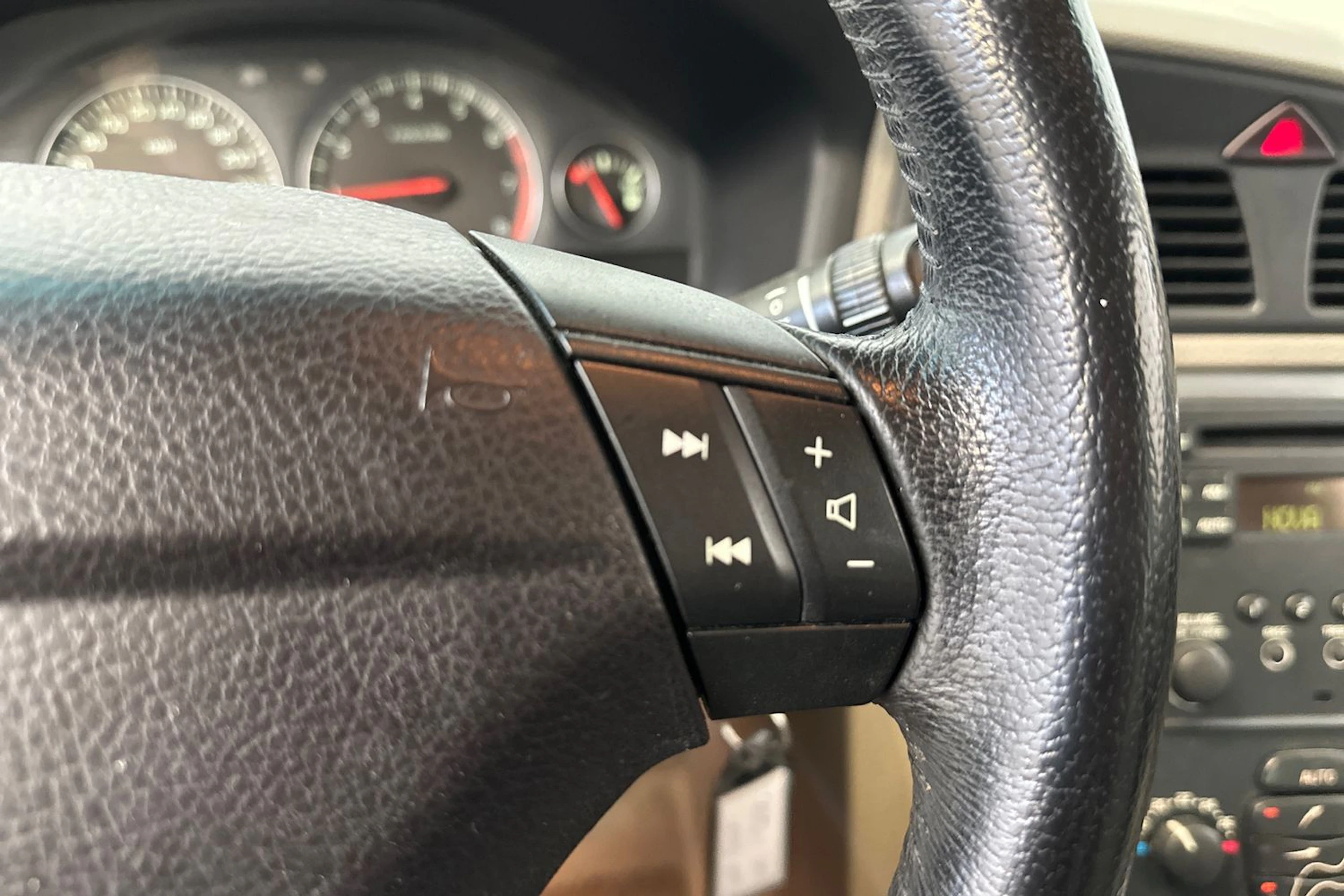 harmaa Volvo S60 2006 kuva 21.