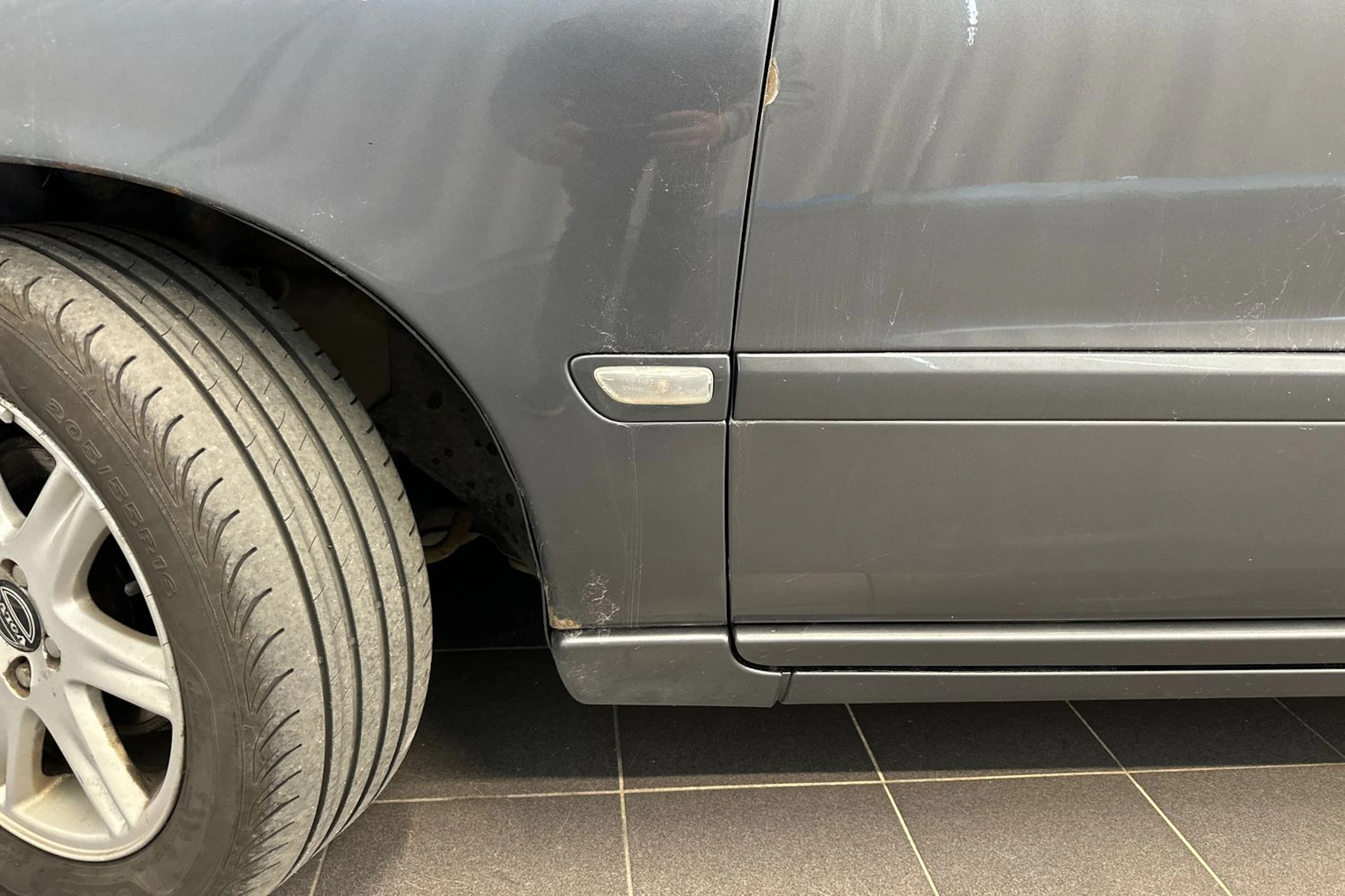 harmaa Volvo S60 2006 kuva 37.