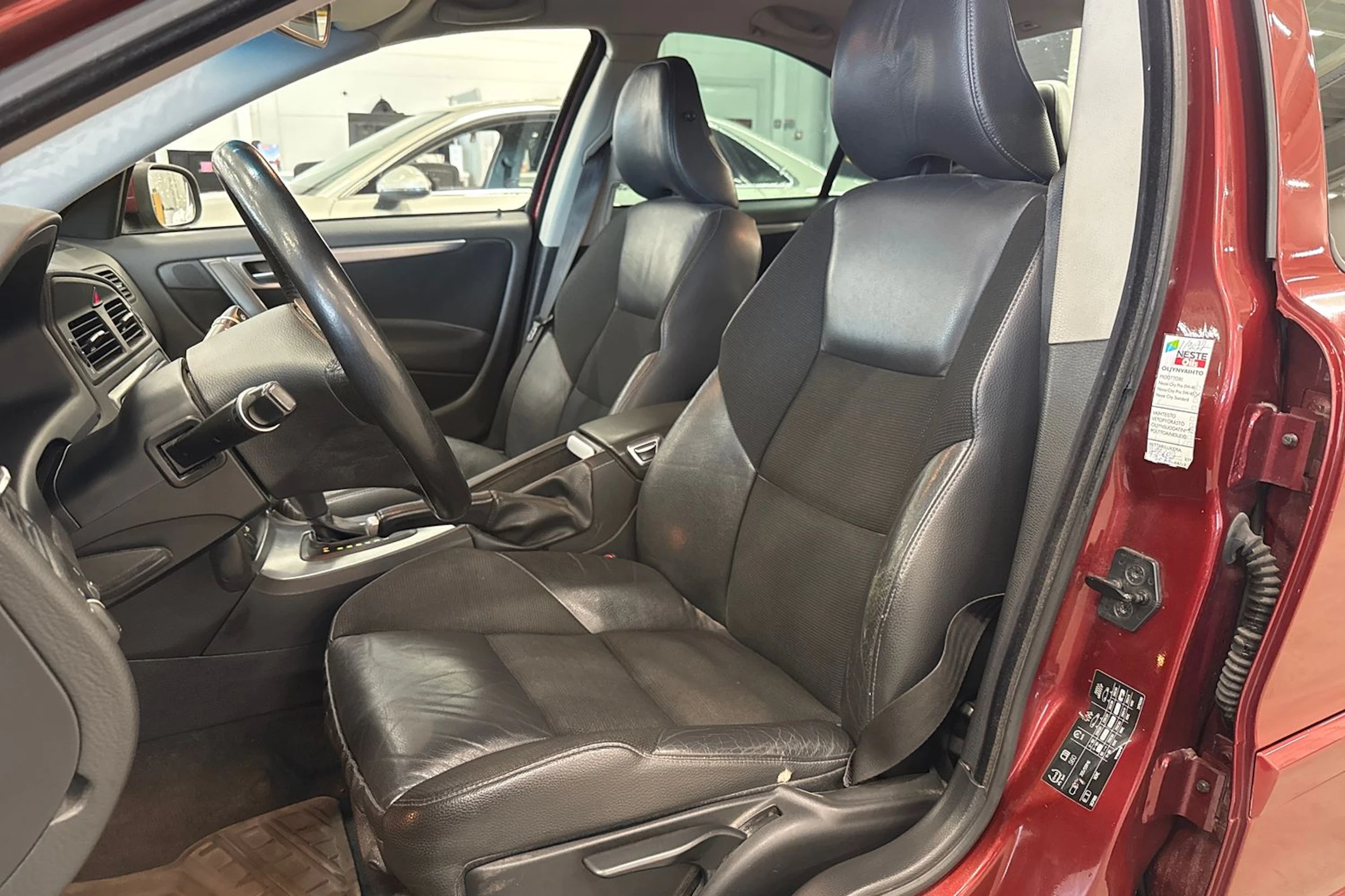 punainen Volvo S60 2007 kuva 13.