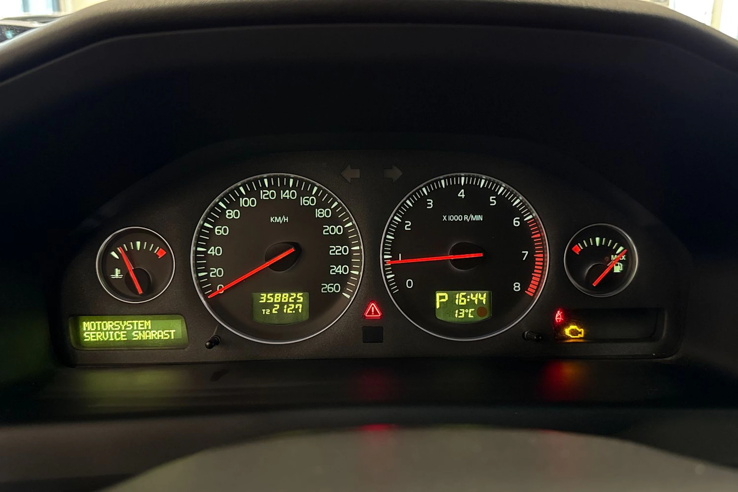 punainen Volvo S60 2007 kuva 15.