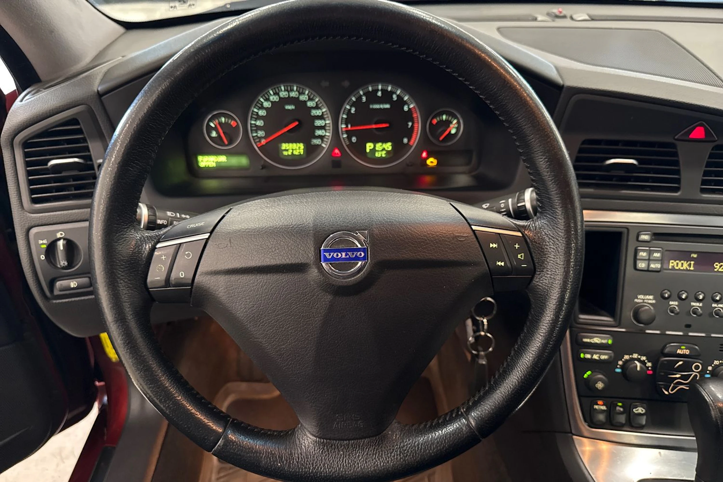 punainen Volvo S60 2007 kuva 16.