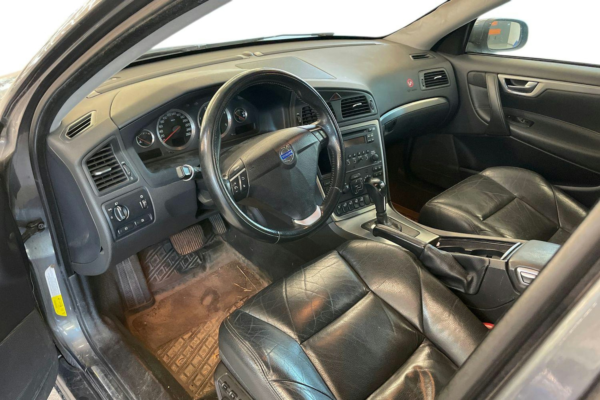 Harmaa Volvo S60 2008 kuva 6.