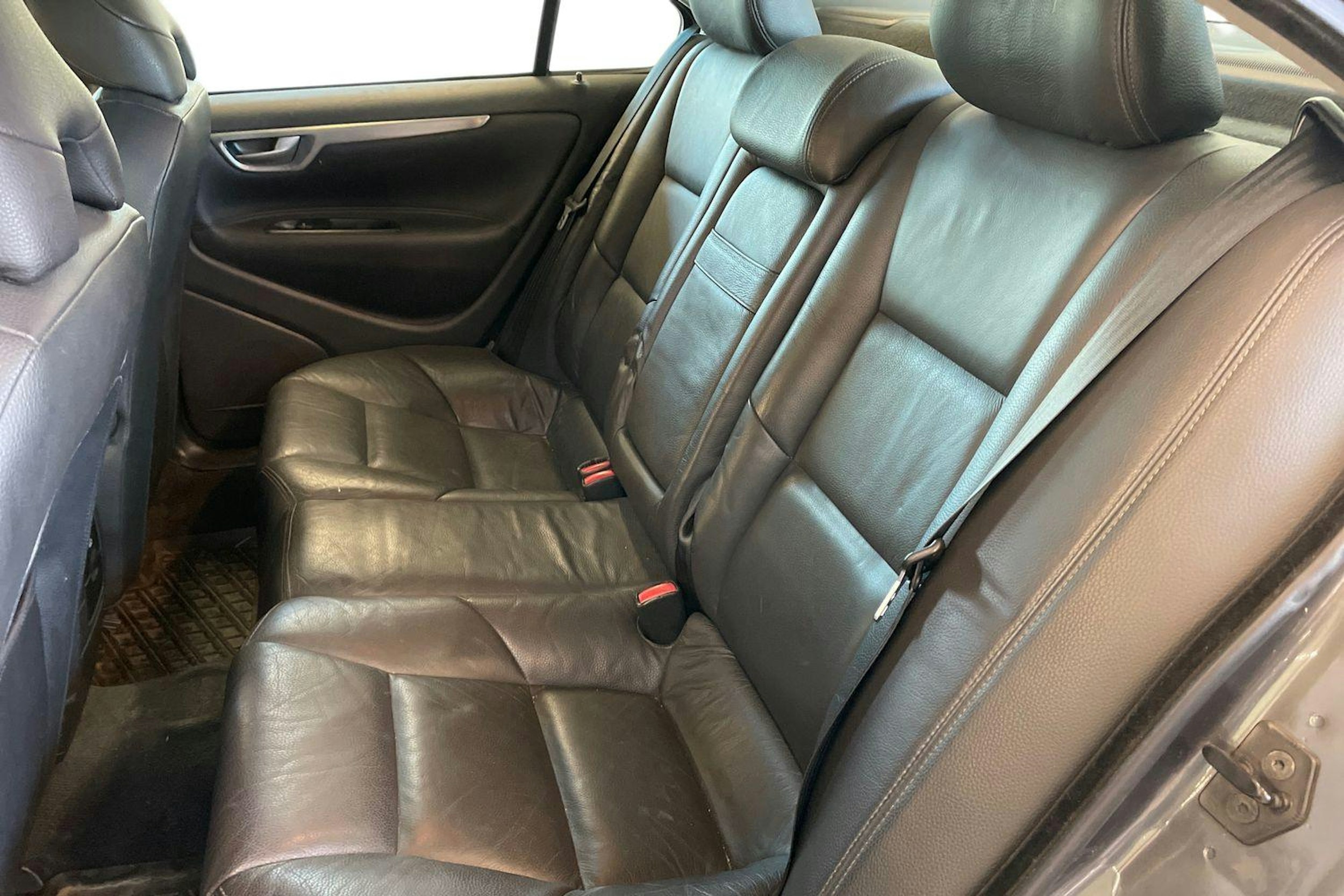 Harmaa Volvo S60 2008 kuva 8.