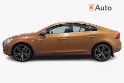 oranssi Volvo S60 2010 kuva 5.