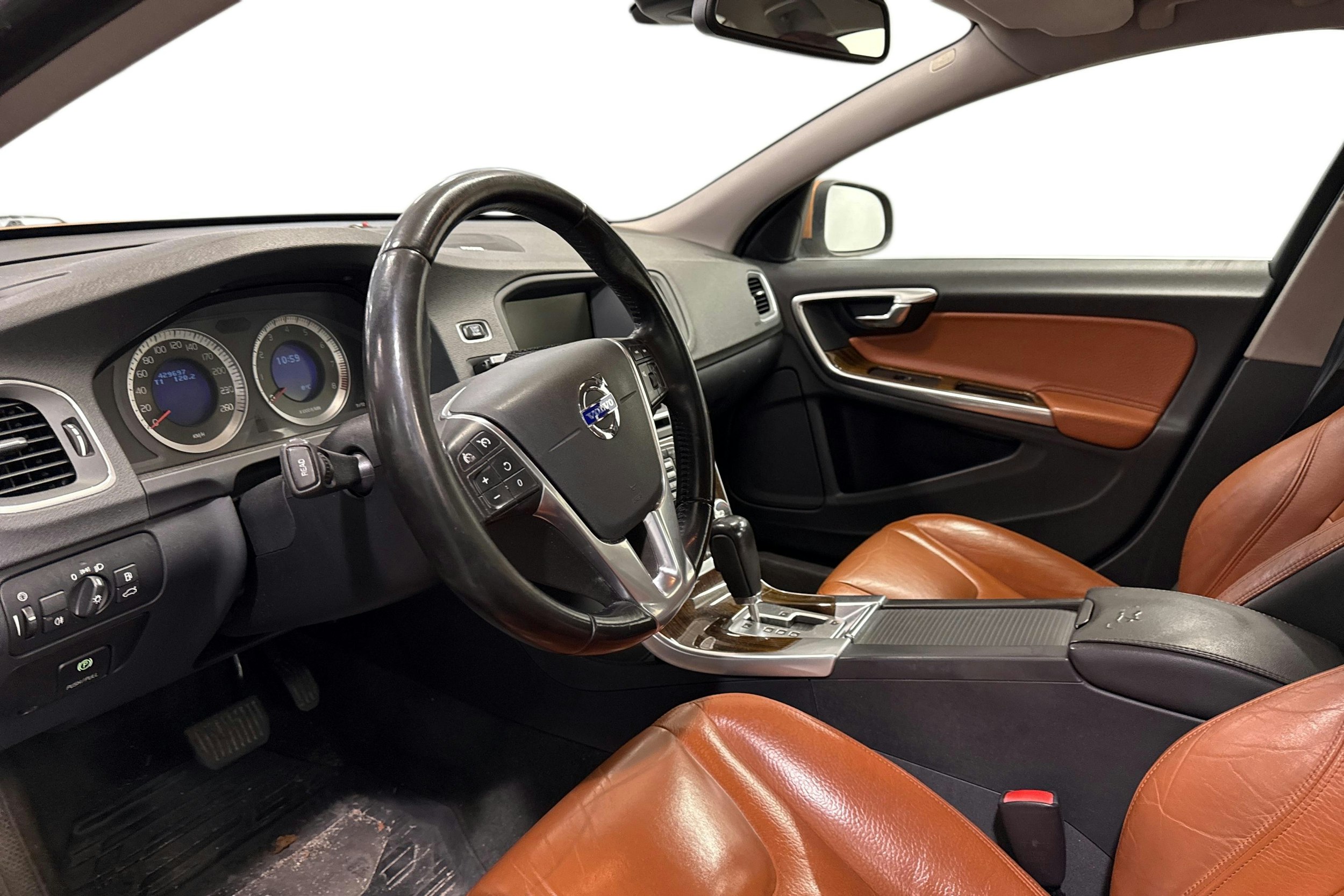 oranssi Volvo S60 2010 kuva 6.