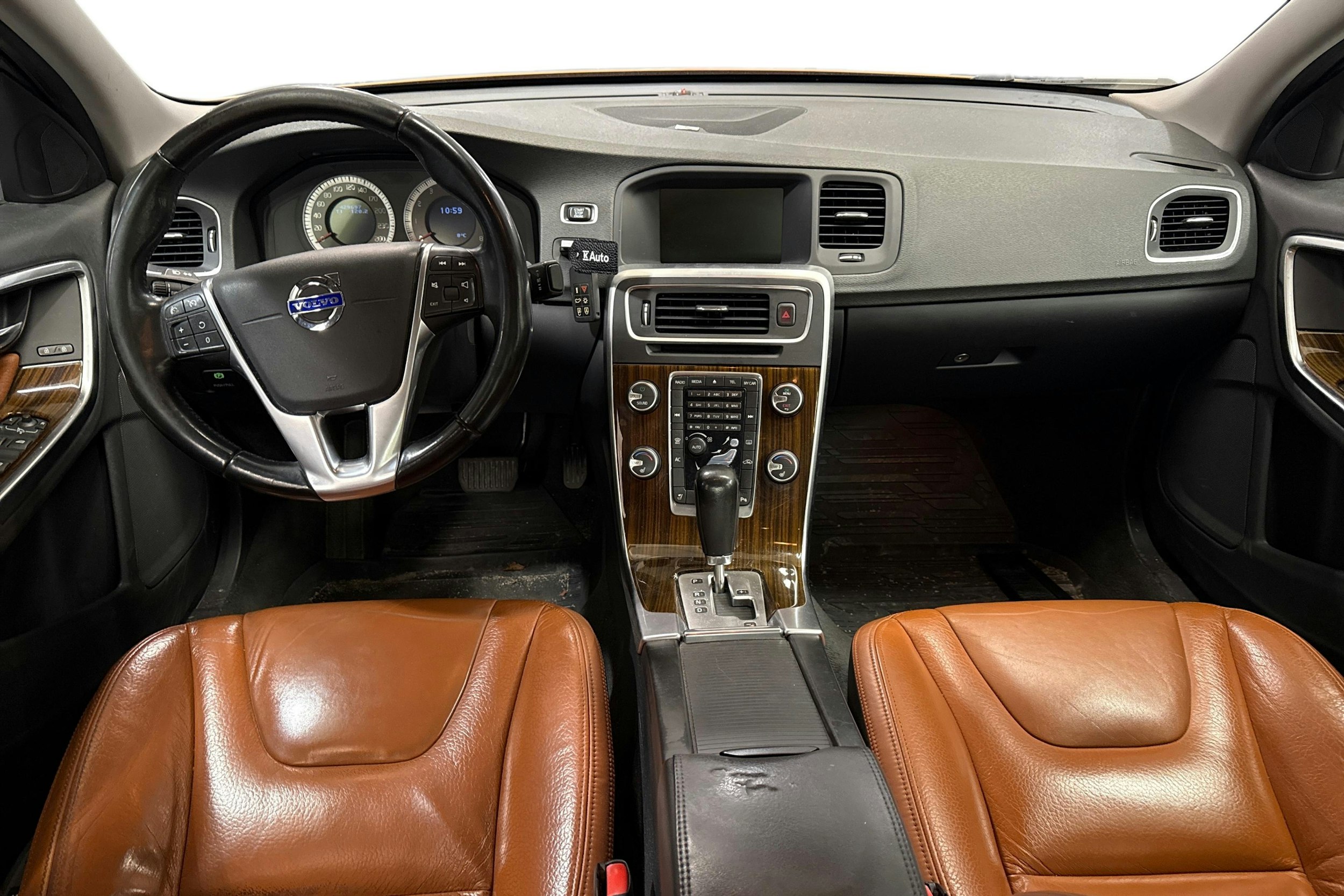 oranssi Volvo S60 2010 kuva 7.