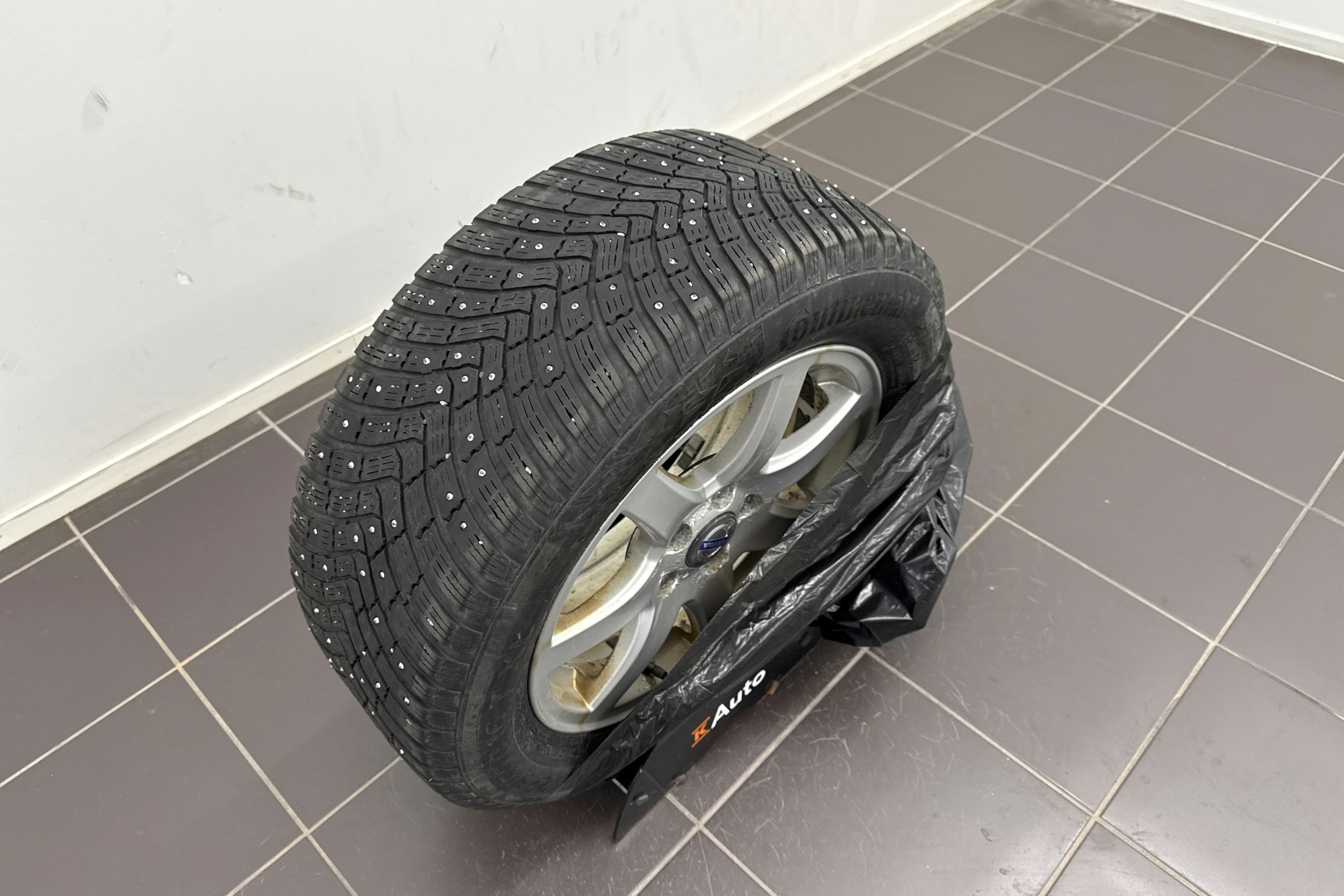oranssi Volvo S60 2010 kuva 10.