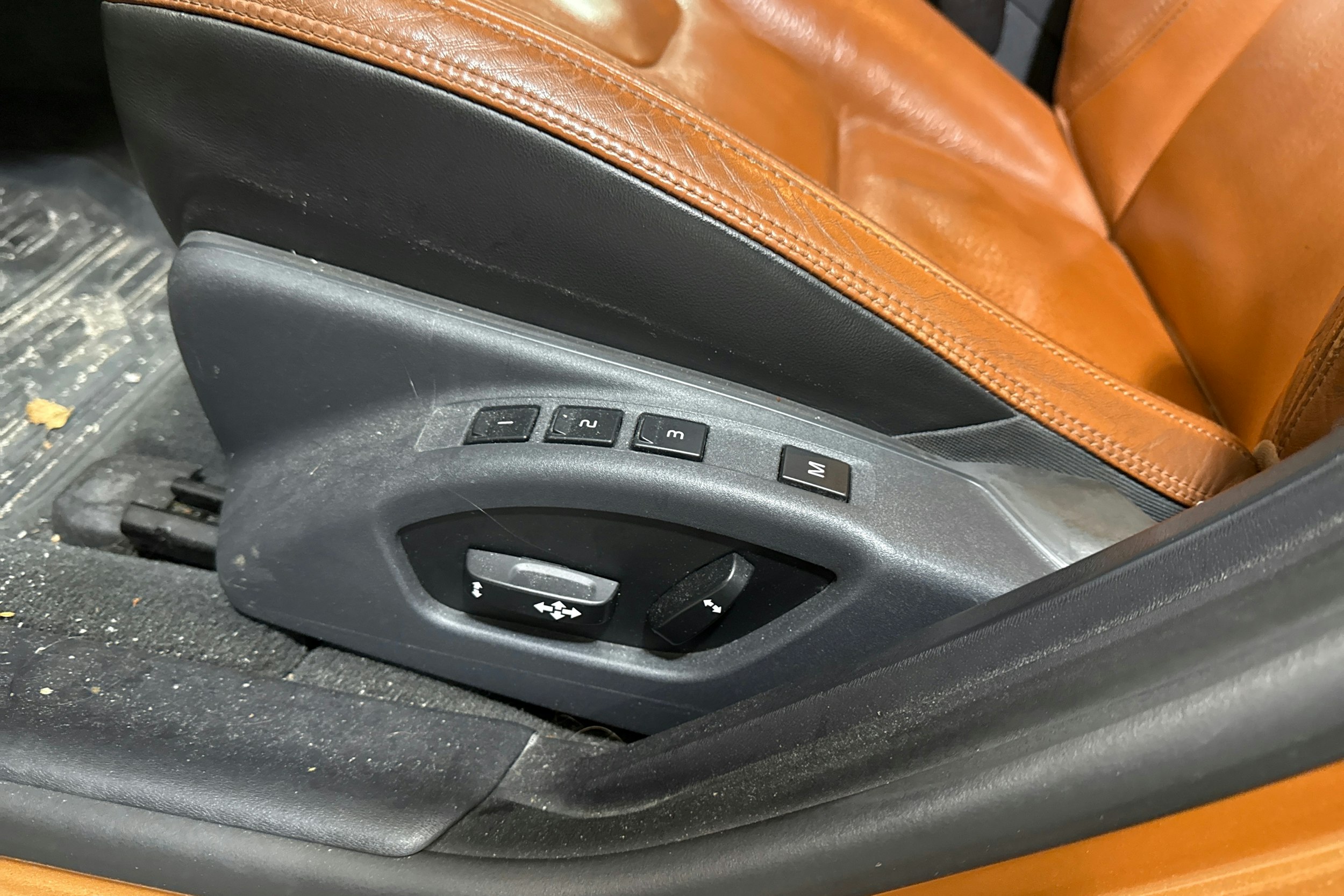 oranssi Volvo S60 2010 kuva 17.