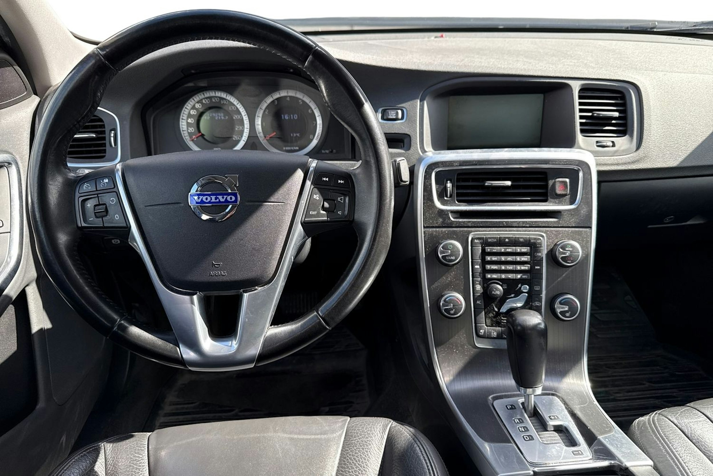 musta Volvo S60 2010 kuva 3.