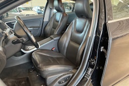 musta Volvo S60 2010 kuva 14.