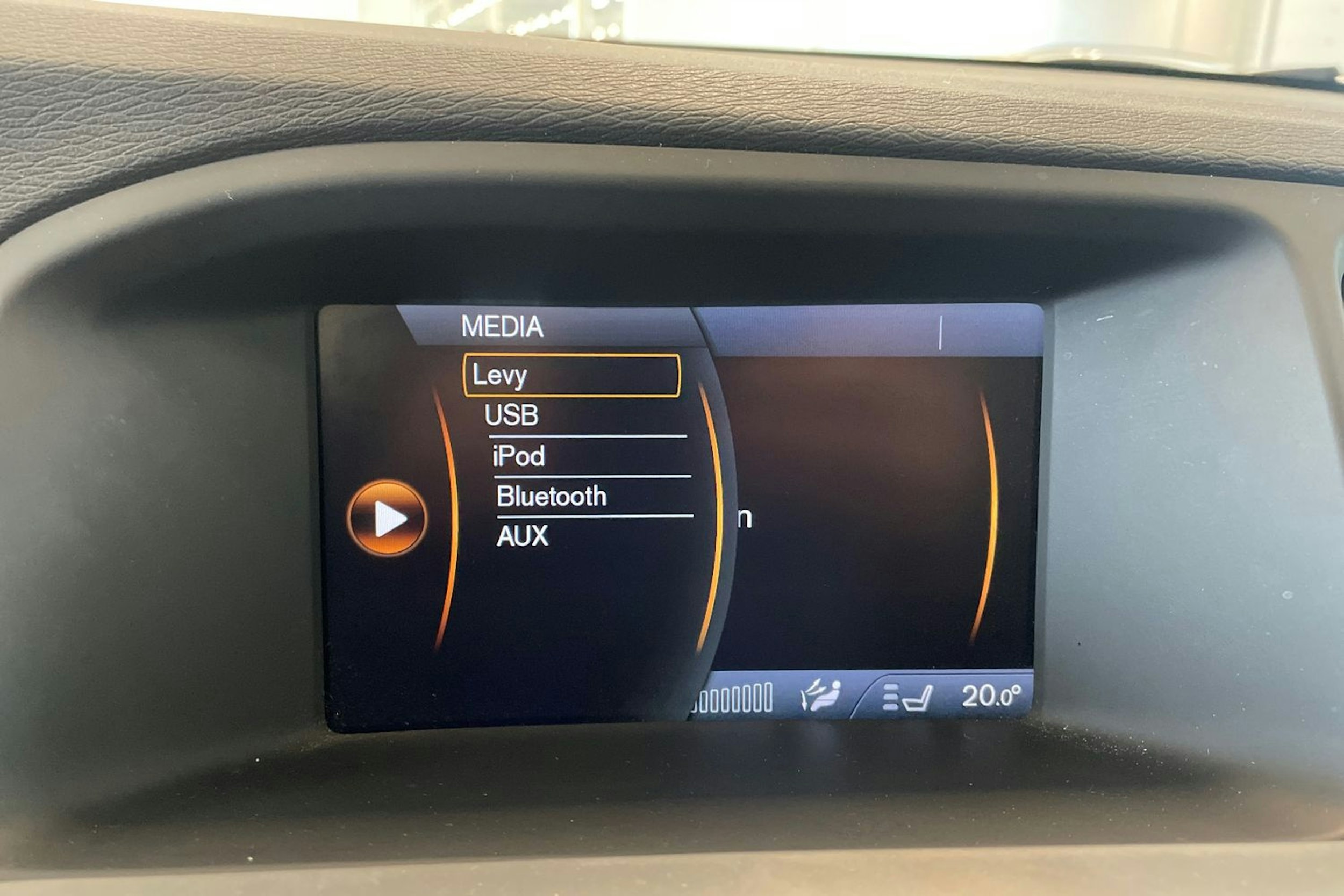 musta Volvo S60 2010 kuva 21.