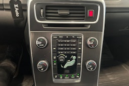 musta Volvo S60 2010 kuva 24.