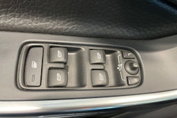 musta Volvo S60 2010 kuva 26.