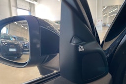 musta Volvo S60 2010 kuva 28.